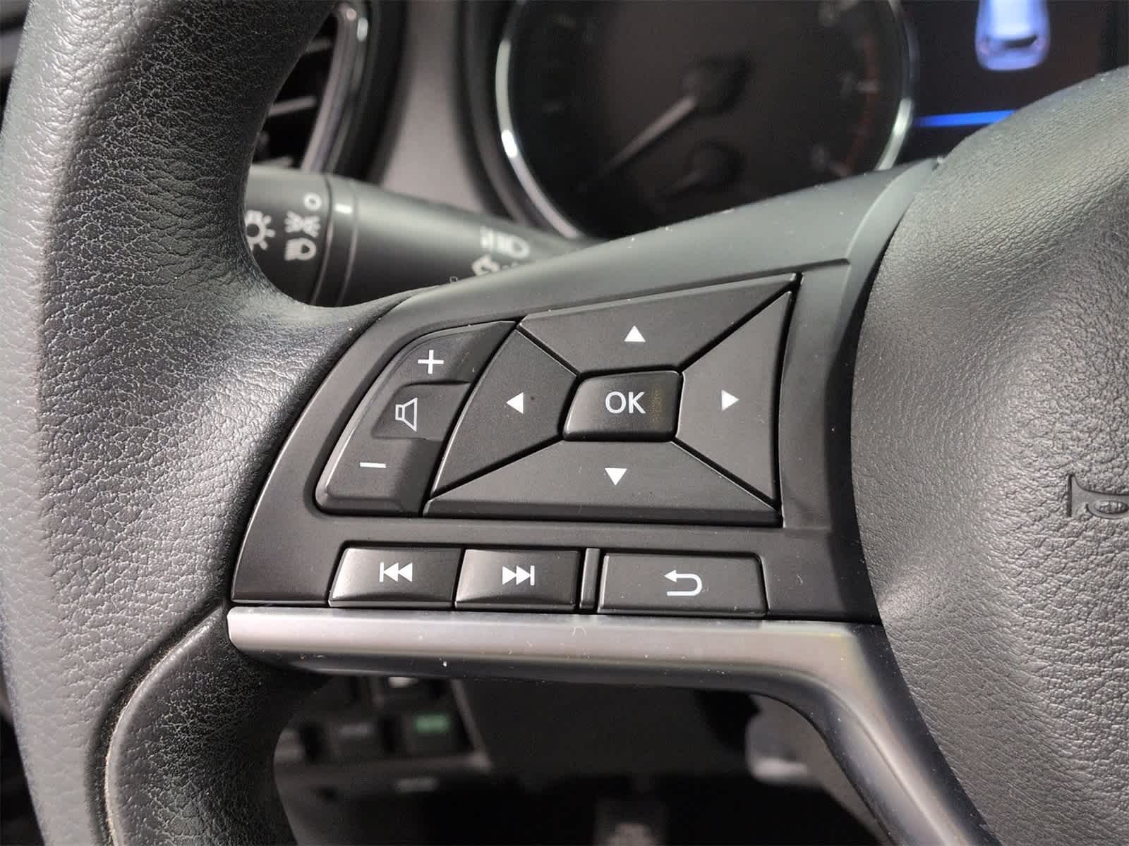 Thumbnail: 2018 Nissan Rogue - 23