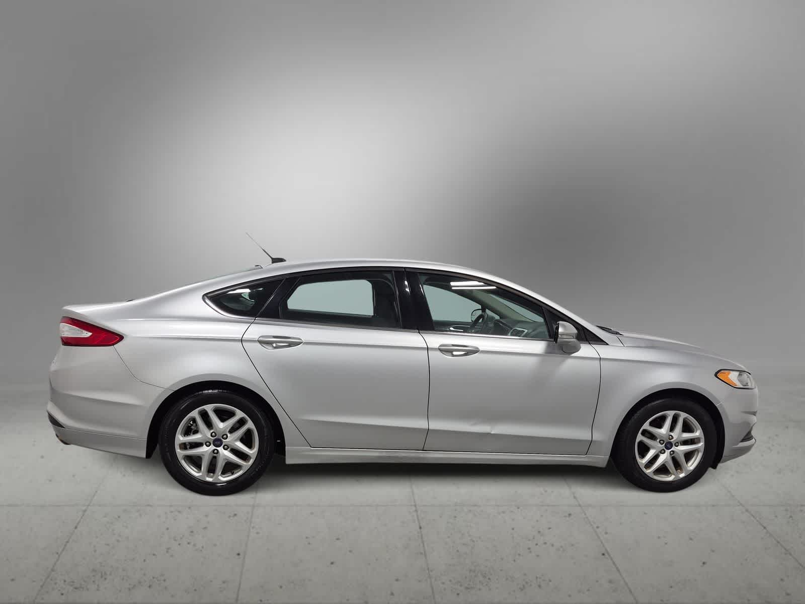 Thumbnail: 2016 Ford Fusion - 9