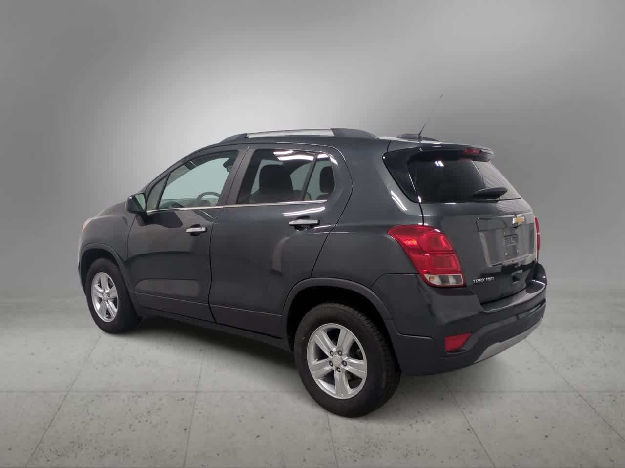 Thumbnail: 2017 Chevrolet Trax - 6