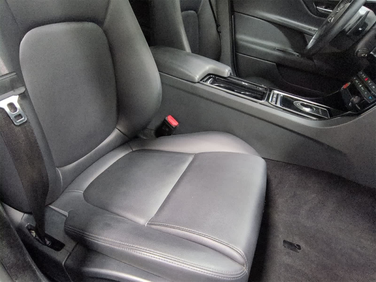 Thumbnail: 2018 Jaguar XE - 24