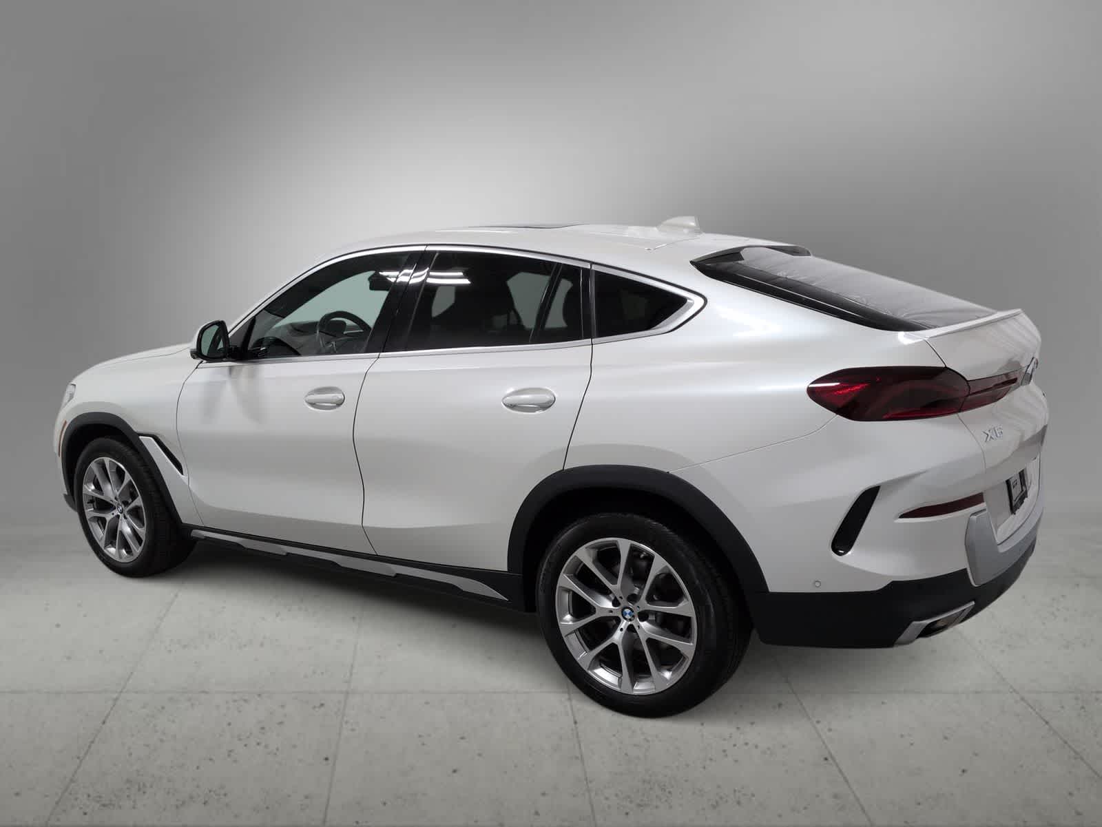 Thumbnail: 2022 BMW X6 - 6