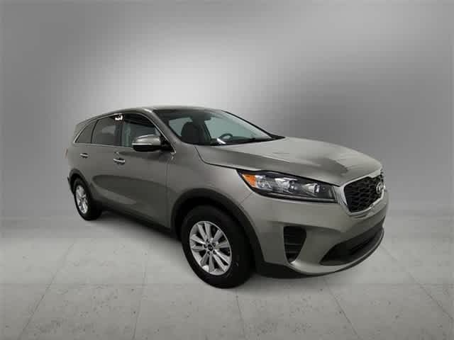 Used 2019 Kia Sorento LX with VIN 5XYPG4A37KG505833 for sale in Farmington, MI