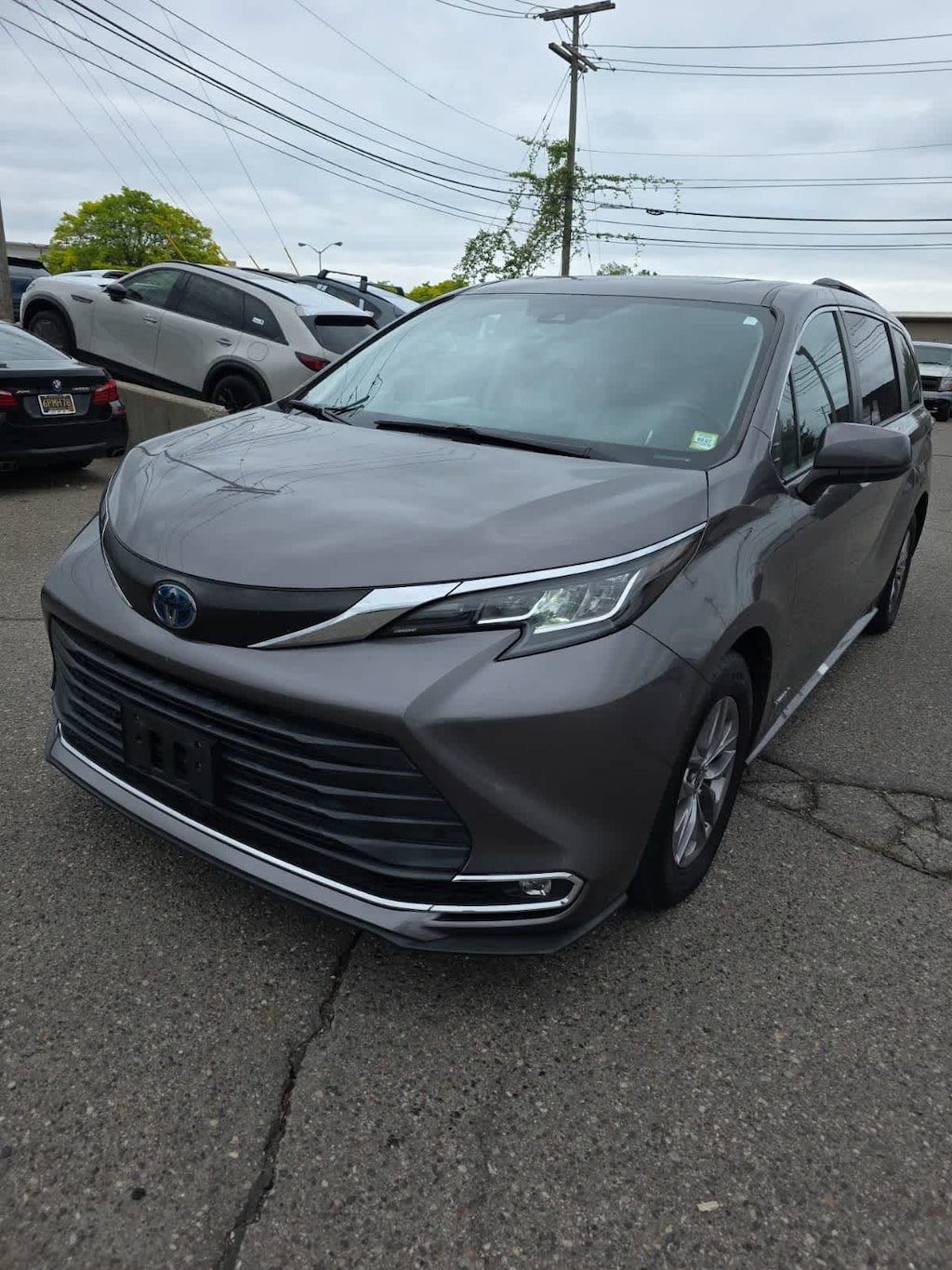 Used 2021 Toyota Sienna XLE 8 Passenger Van