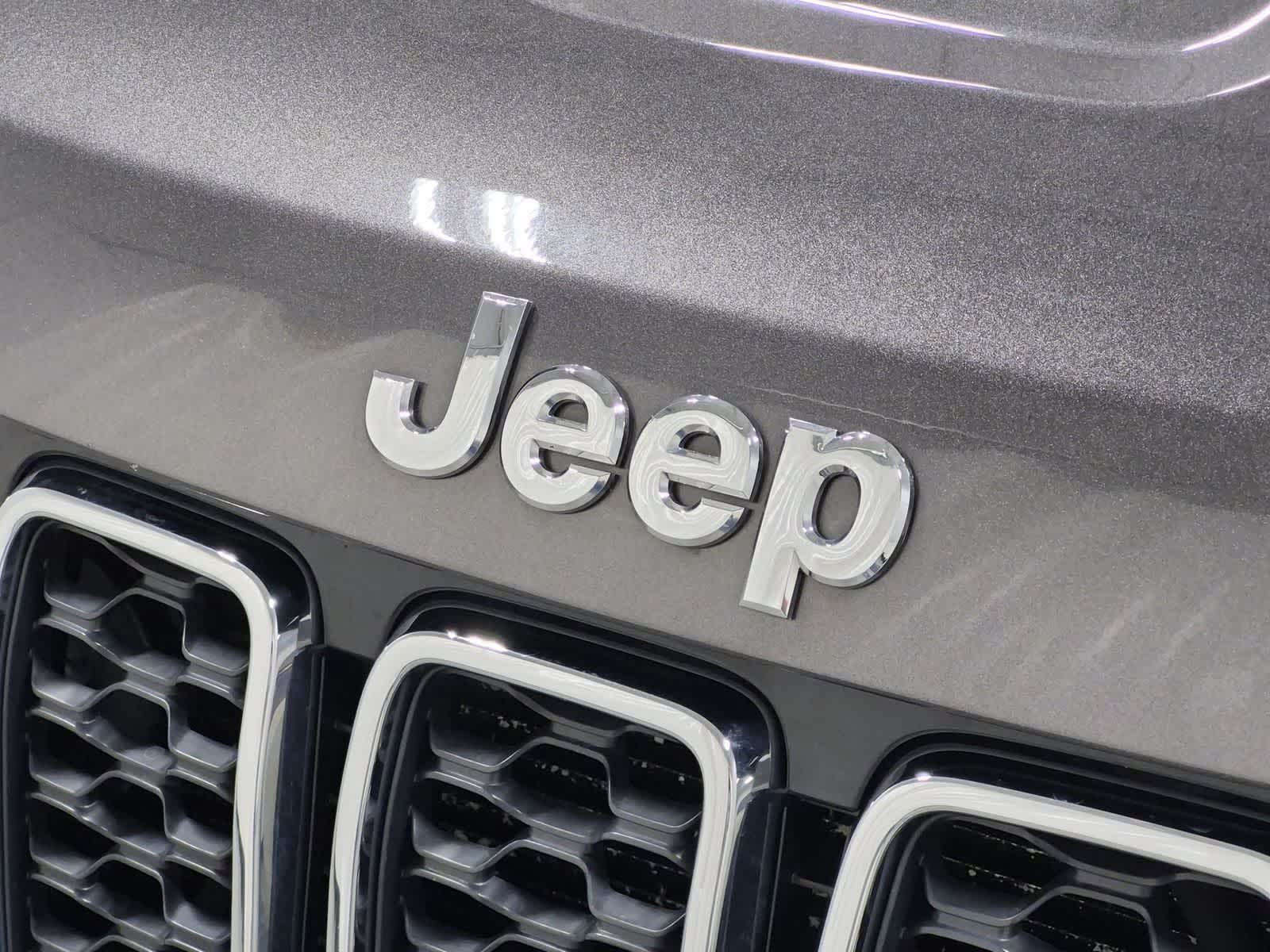 Thumbnail: 2019 Jeep Grand Cherokee - 18
