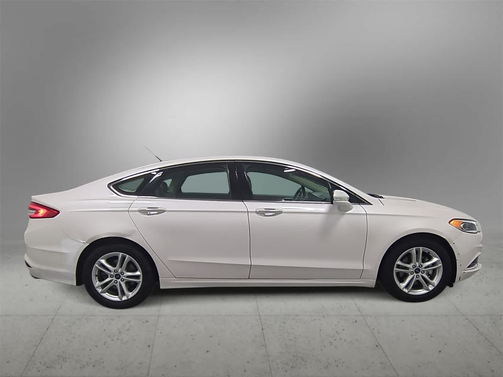 Thumbnail: 2018 Ford Fusion - 9