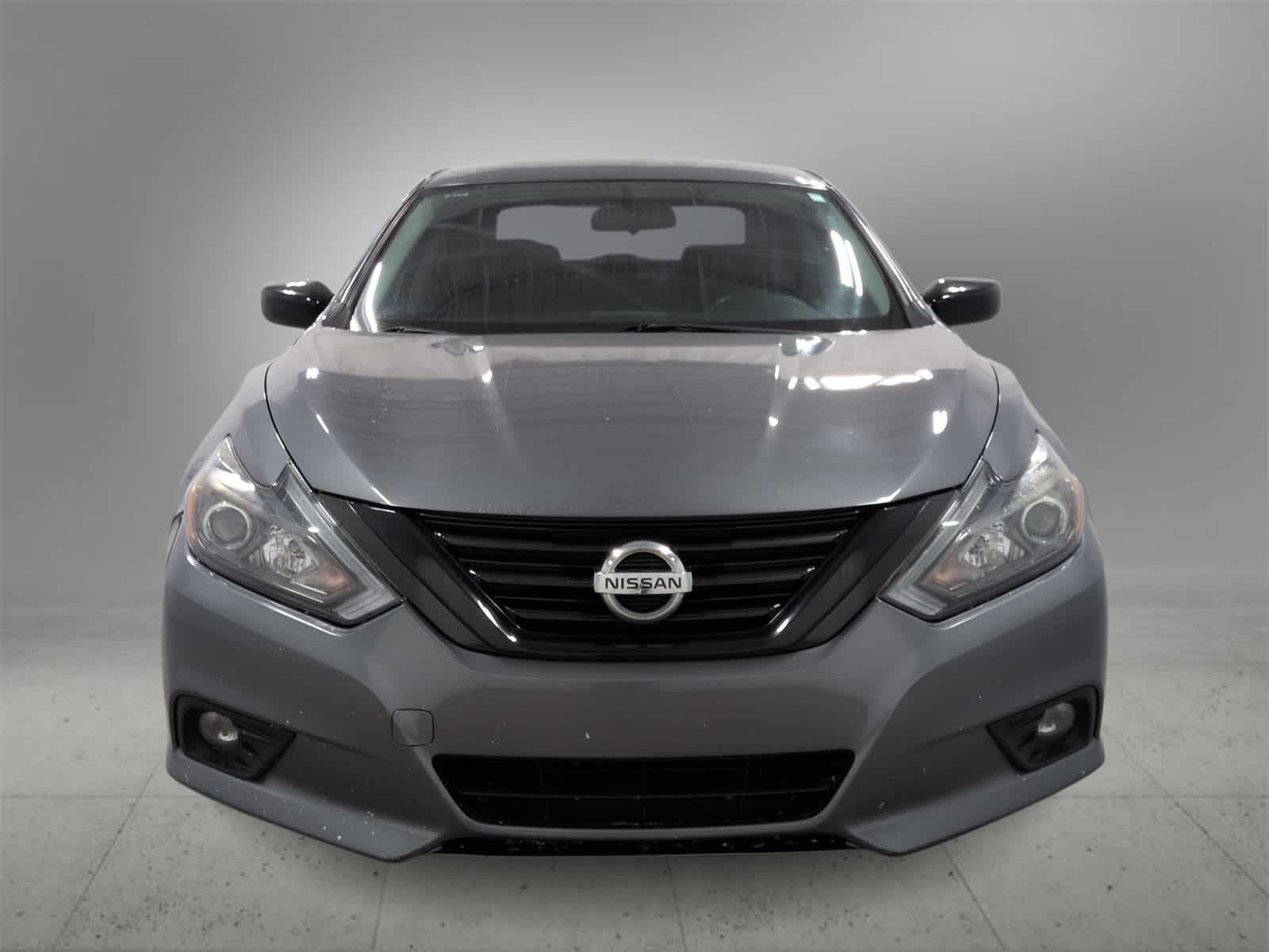 Thumbnail: 2018 Nissan Altima - 3