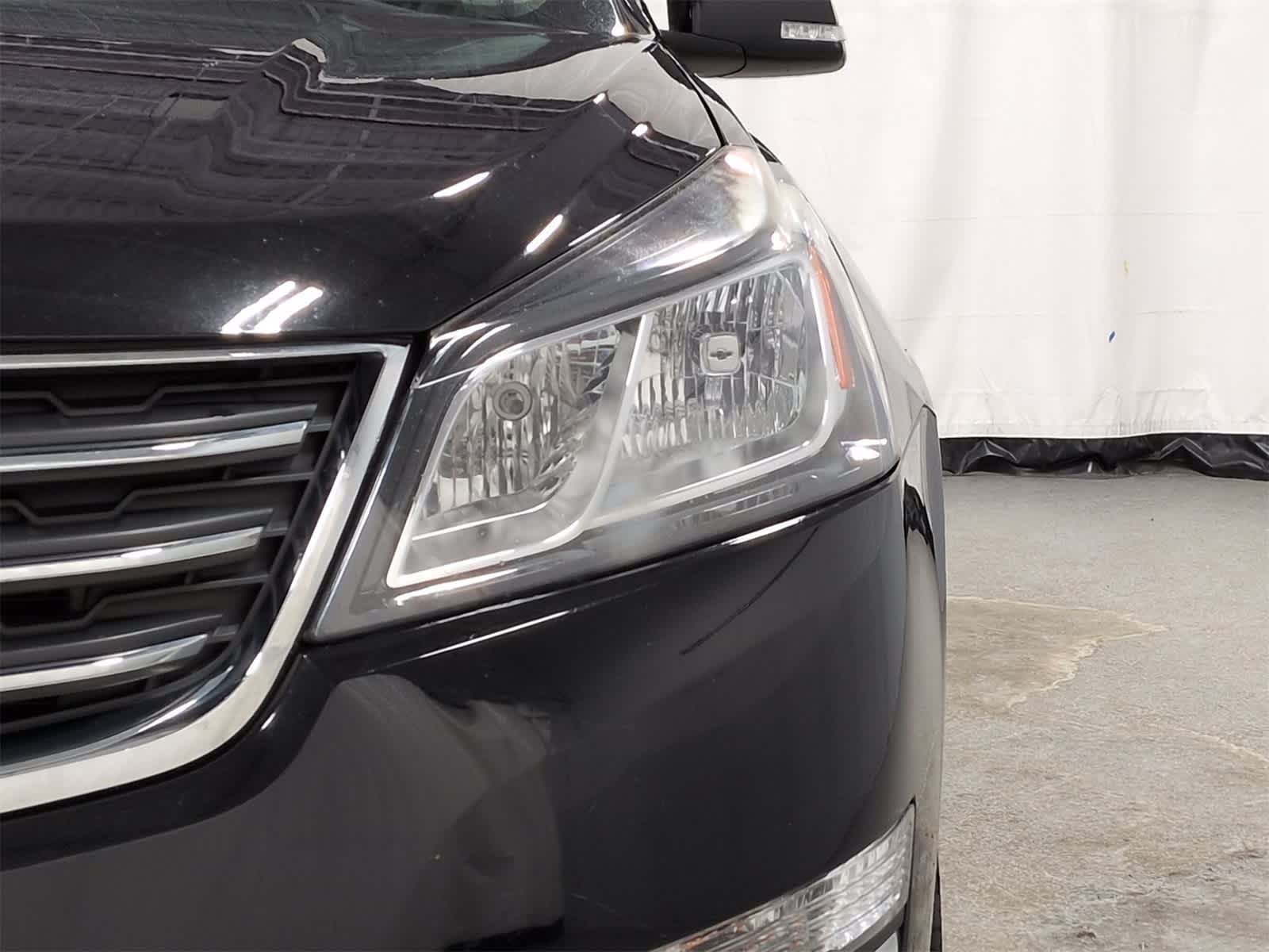 Thumbnail: 2017 Chevrolet Traverse - 11