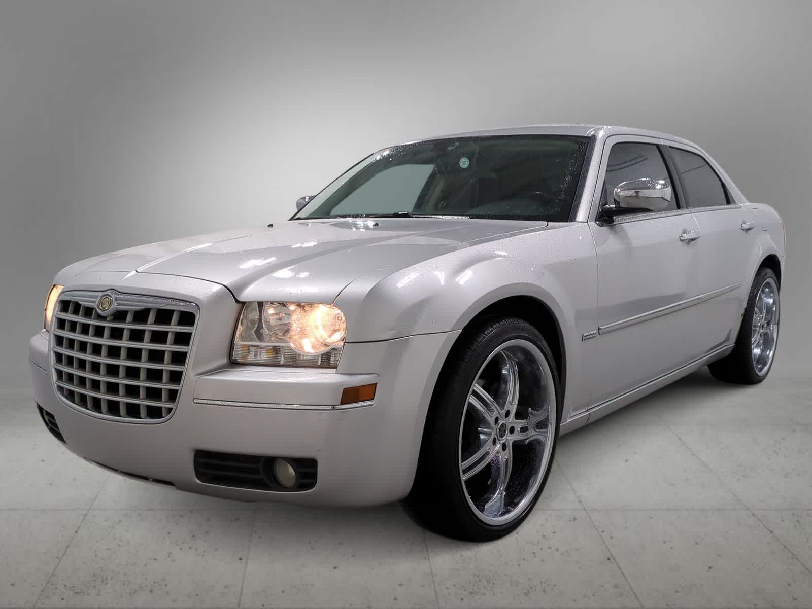 Thumbnail: 2010 Chrysler 300 - 4