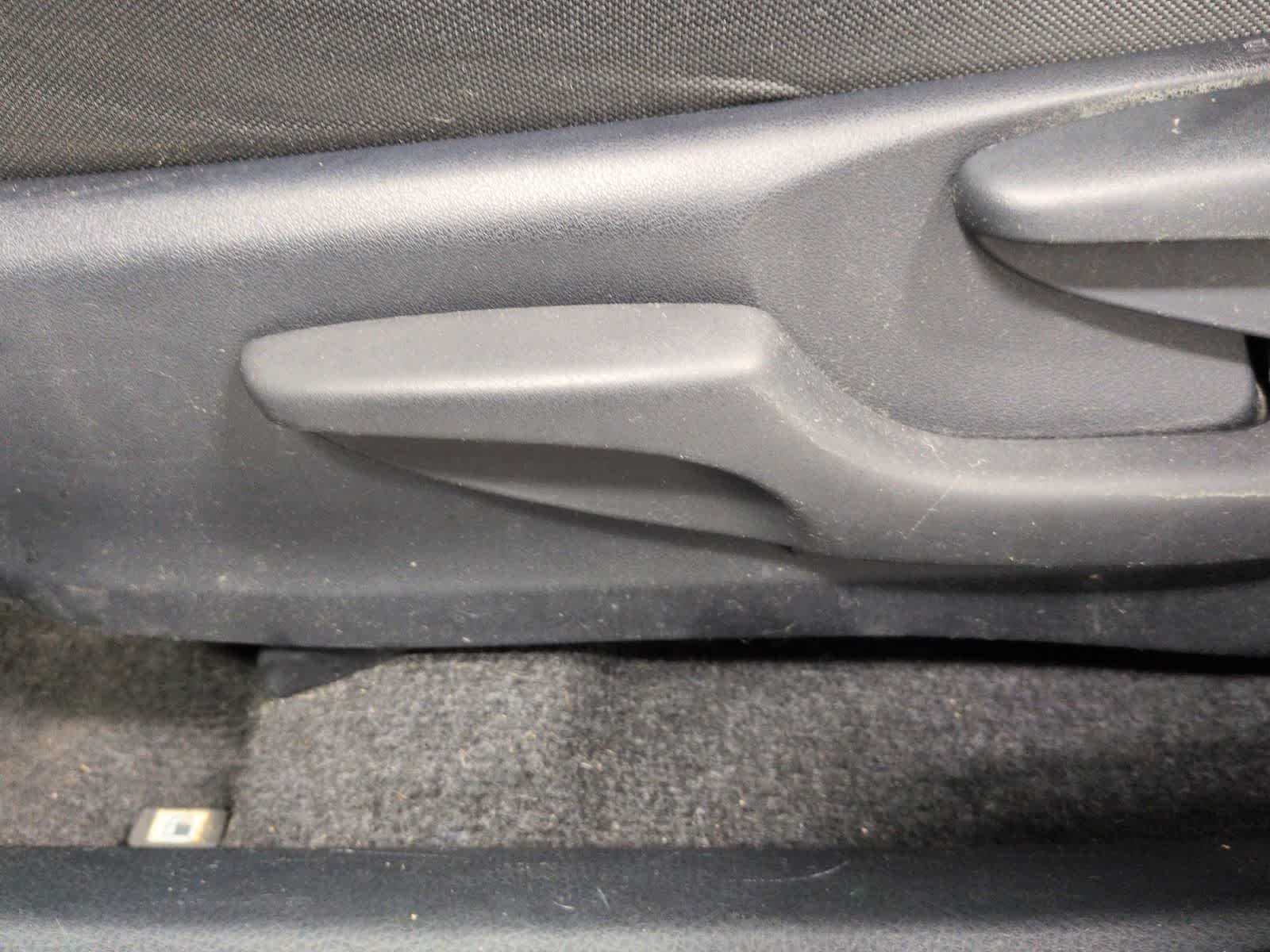 Thumbnail: 2013 Toyota RAV4 - 18