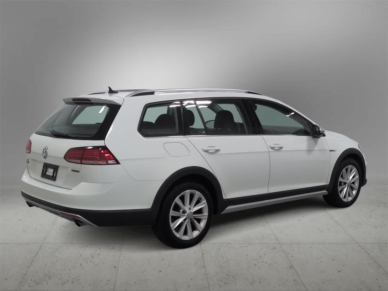 Thumbnail: 2019 Volkswagen Golf - 8