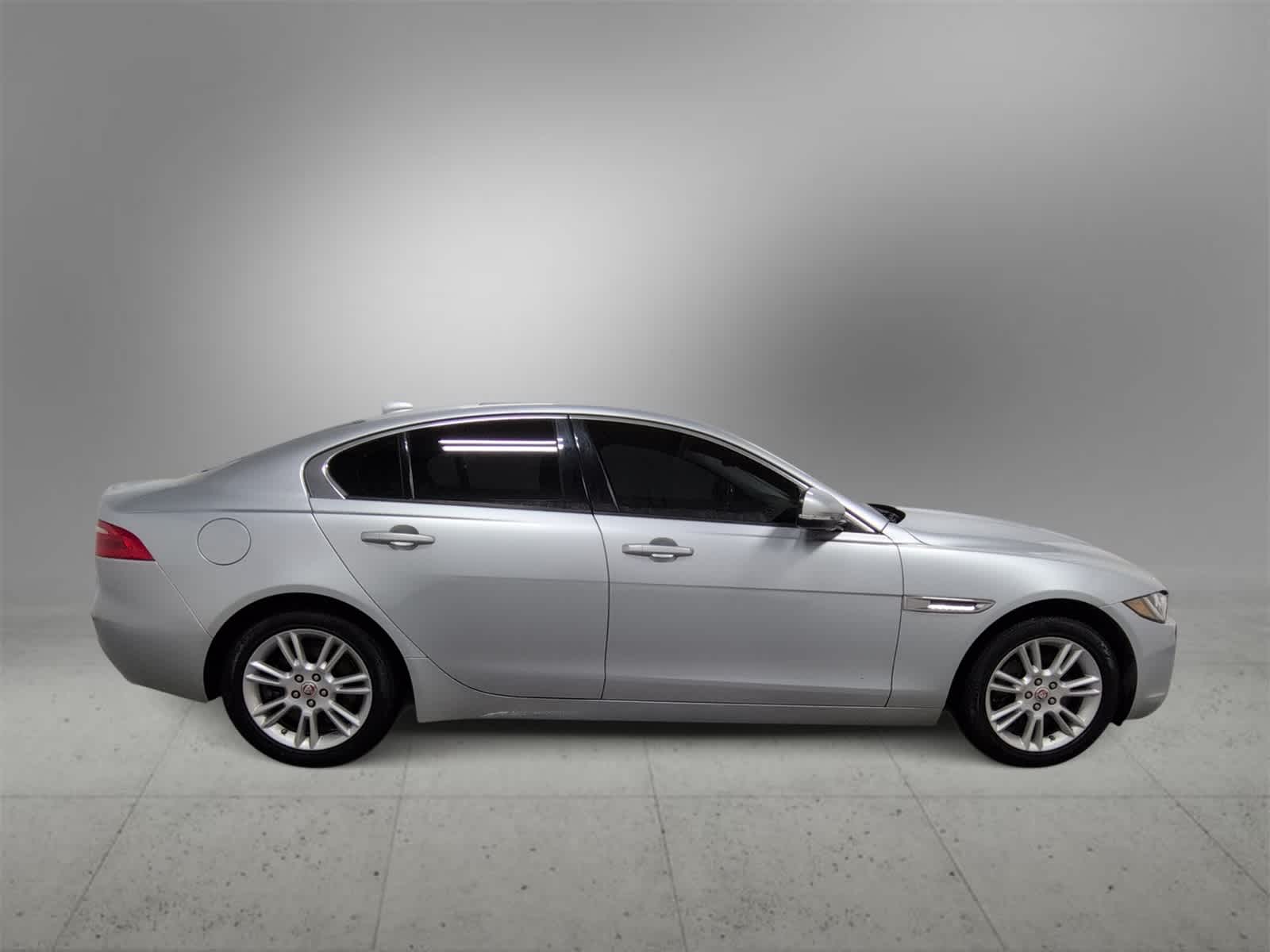 Thumbnail: 2018 Jaguar XE - 9