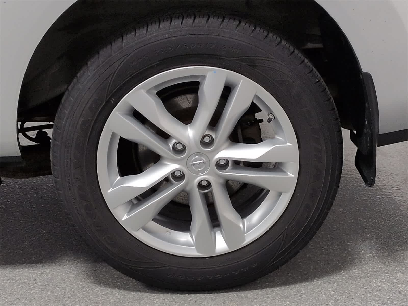 Thumbnail: 2013 Nissan Rogue - 14