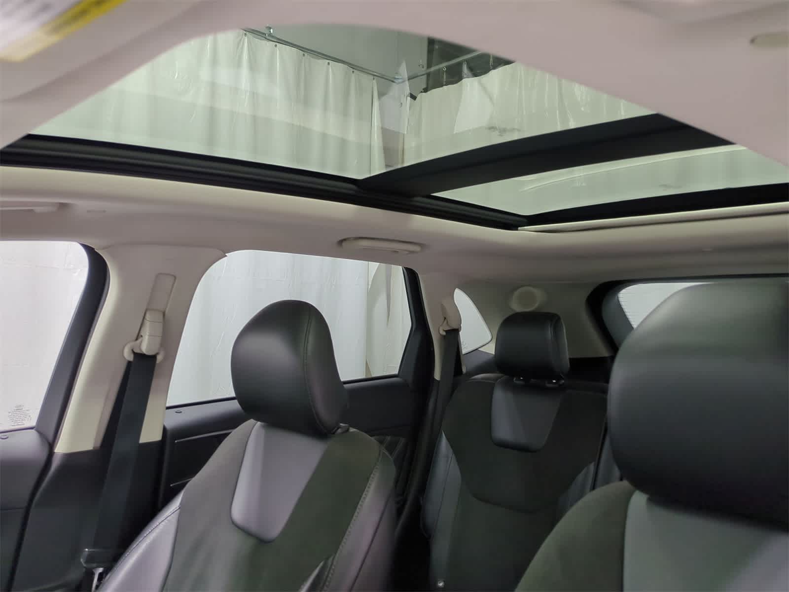 Thumbnail: 2017 Ford Edge - 20