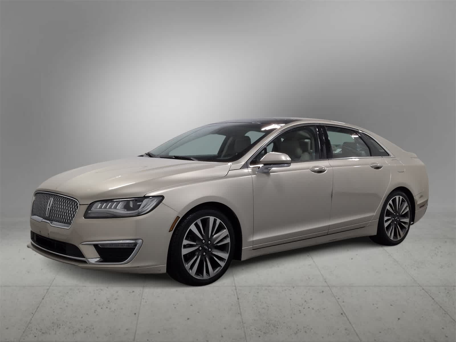 Thumbnail: 2017 Lincoln MKZ - 4