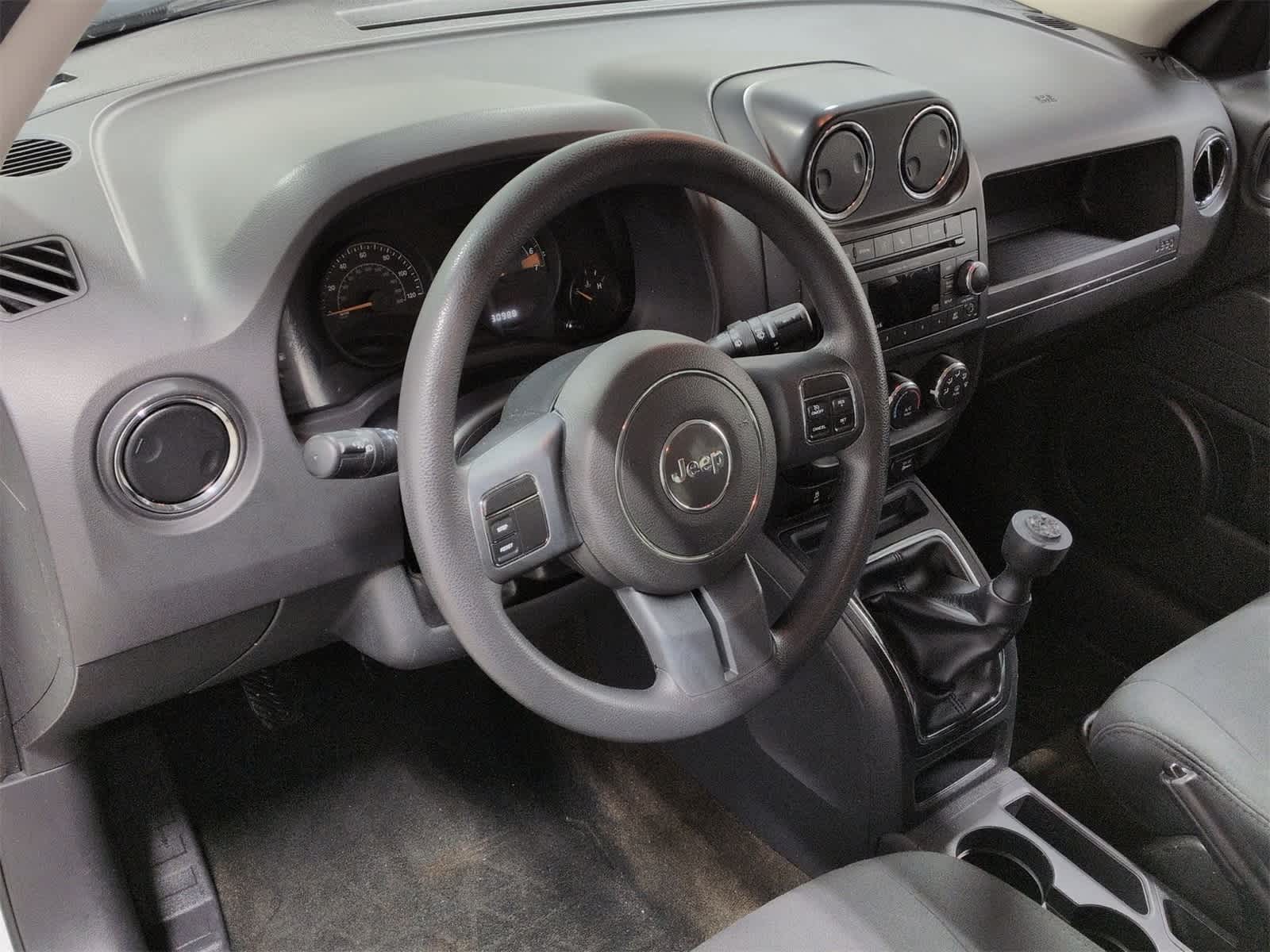 Thumbnail: 2016 Jeep Patriot - 10