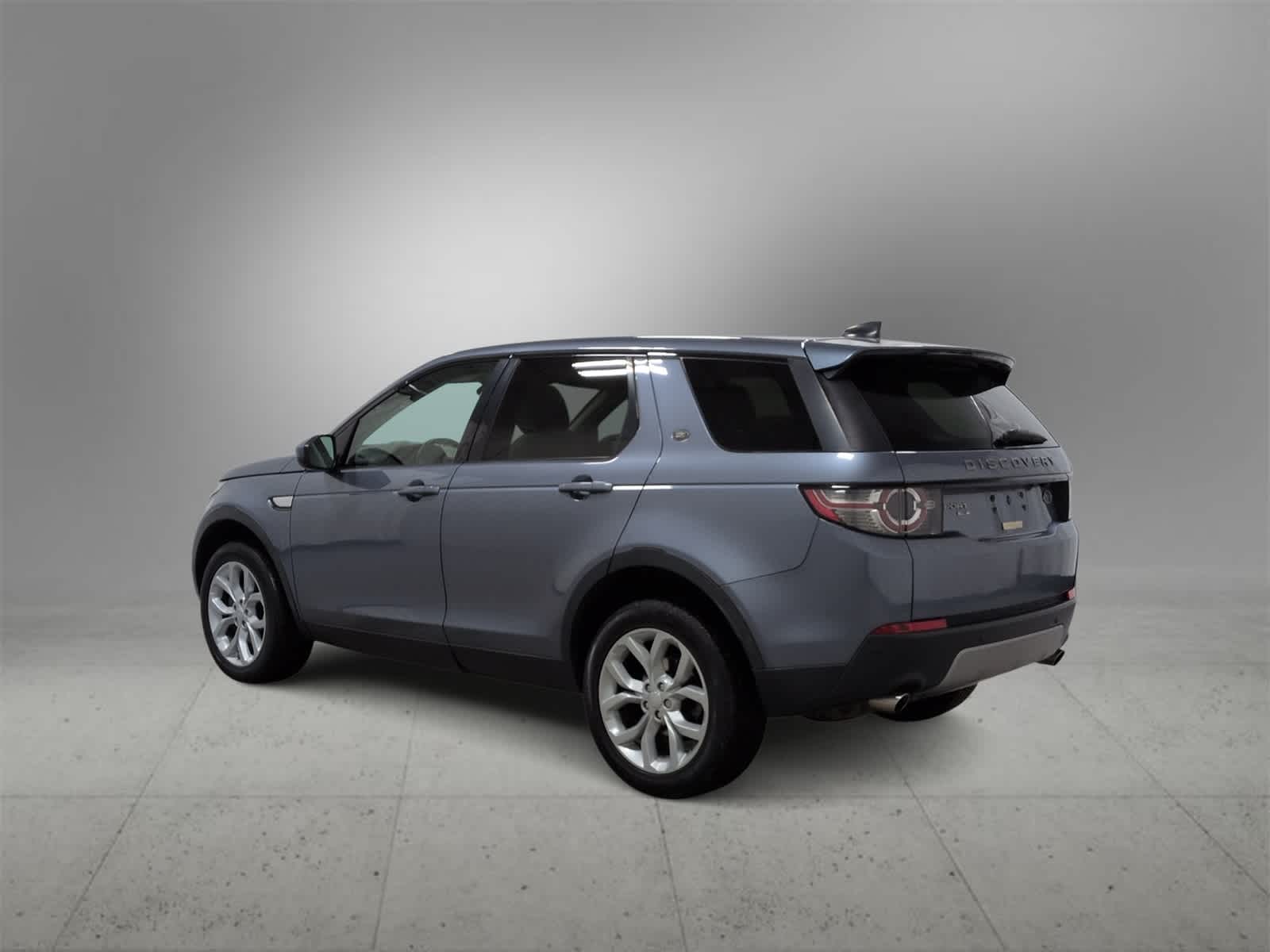 Thumbnail: 2018 Land Rover Discovery Sport - 6
