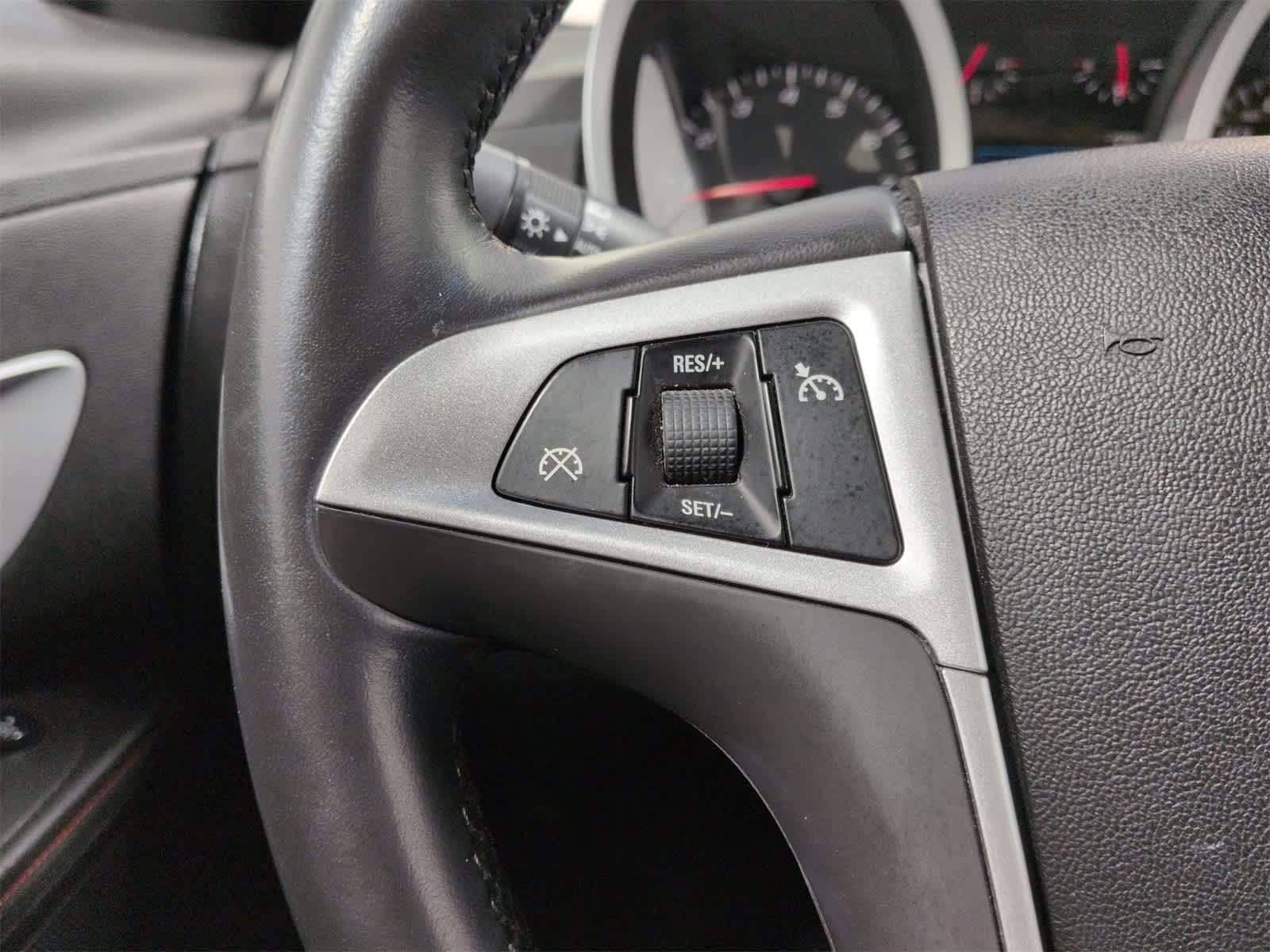 Thumbnail: 2010 Chevrolet Equinox - 24