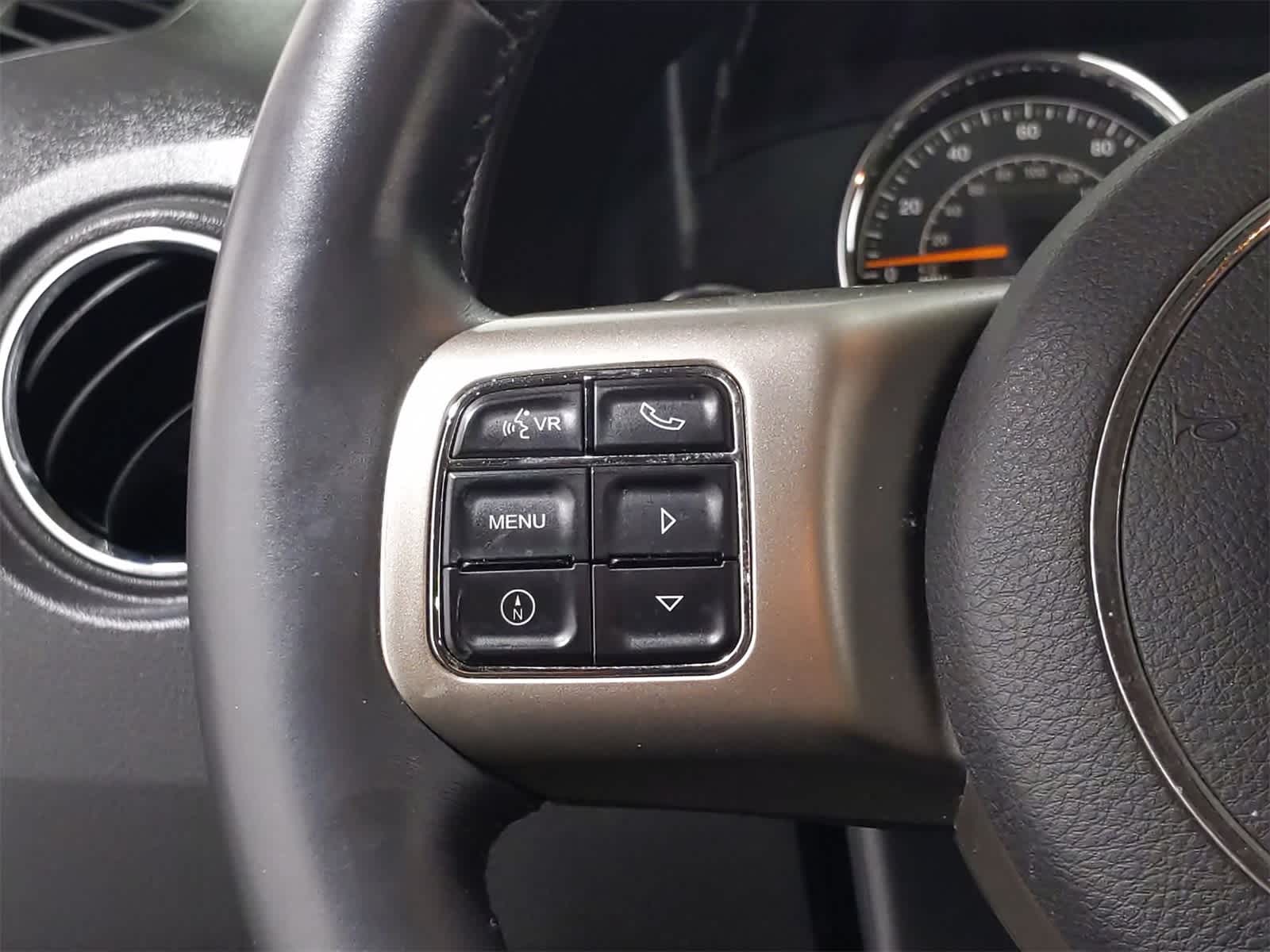 Thumbnail: 2014 Jeep Patriot - 25