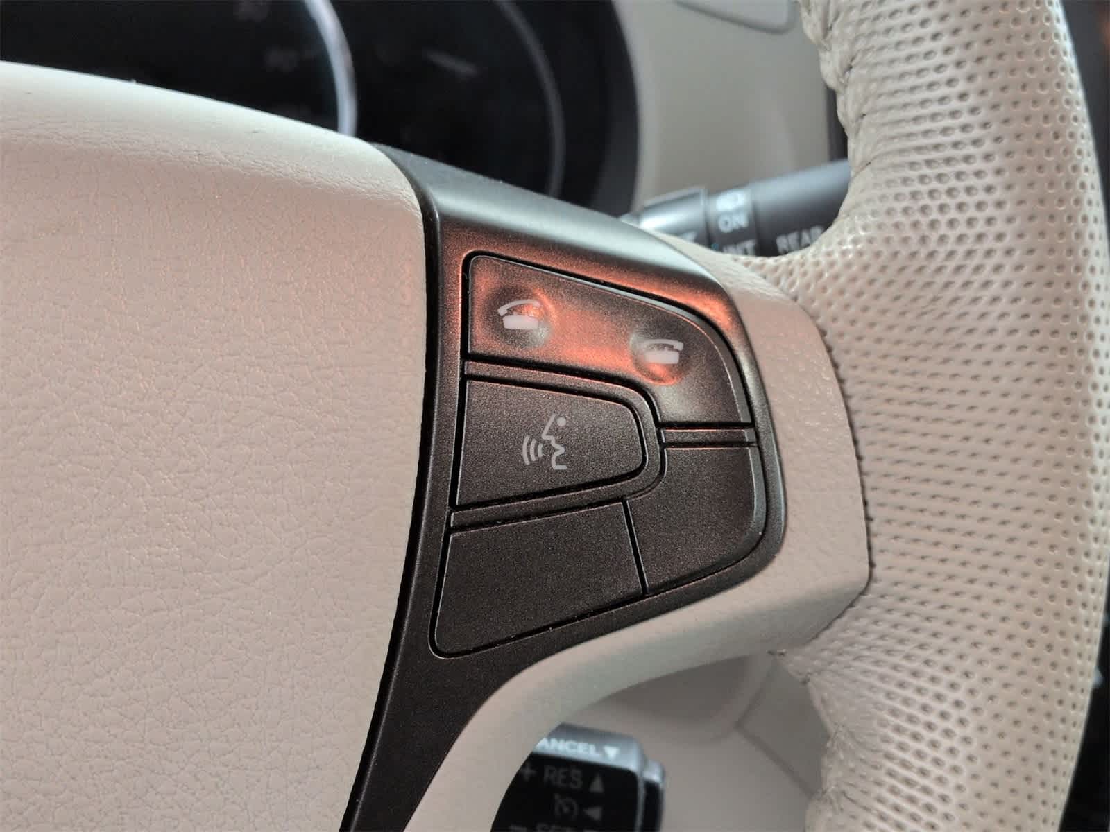 Thumbnail: 2014 Toyota Sienna - 27