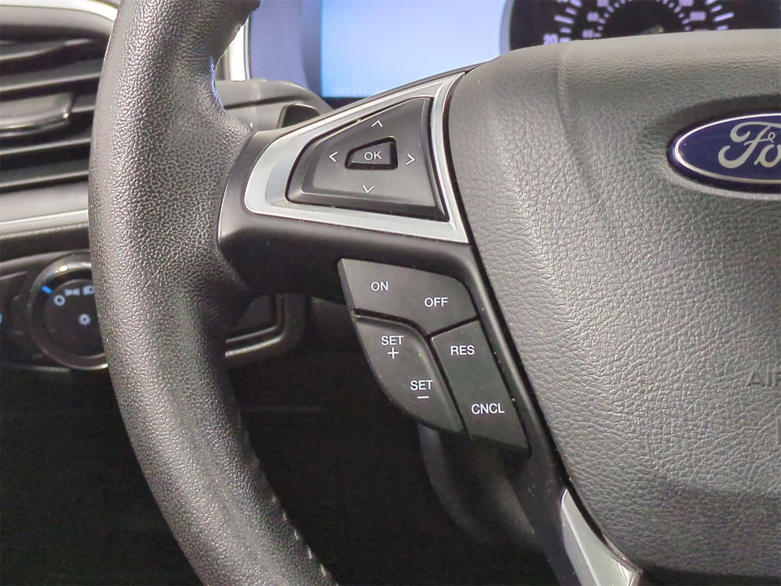 Thumbnail: 2017 Ford Edge - 26