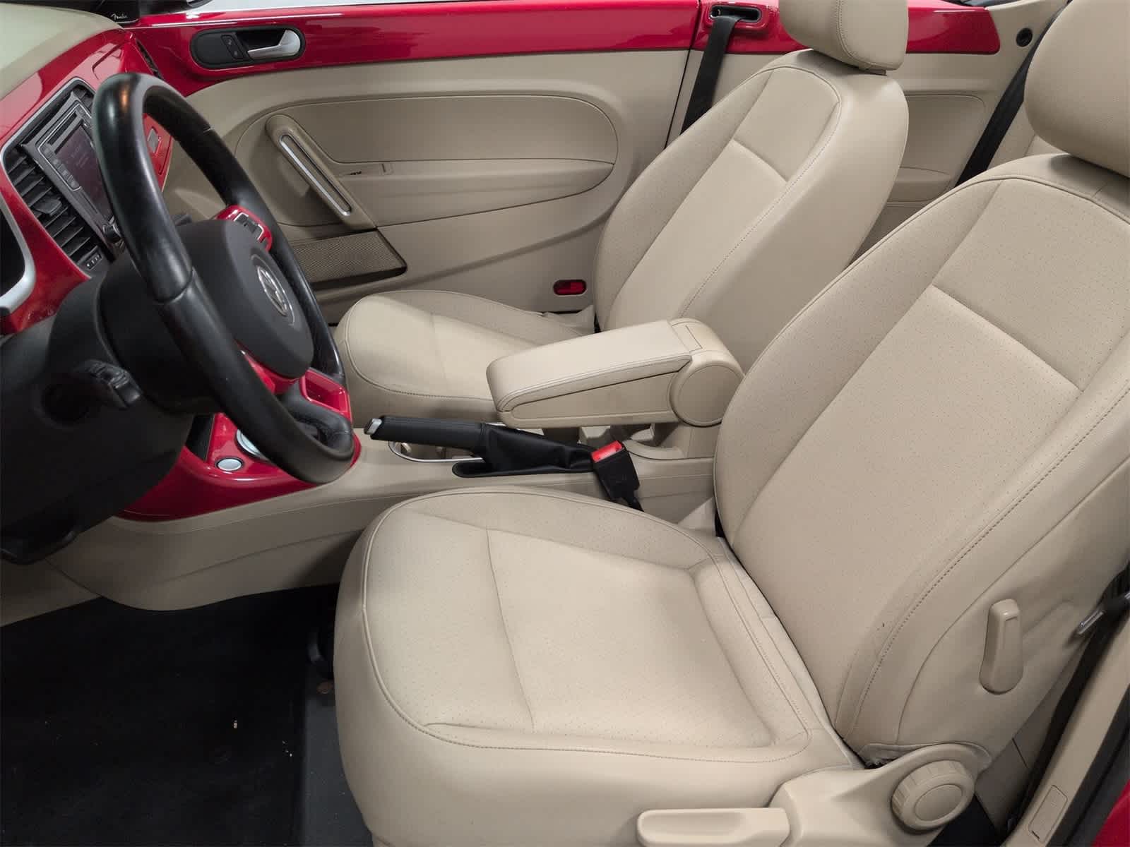Thumbnail: 2019 Volkswagen Beetle - 17