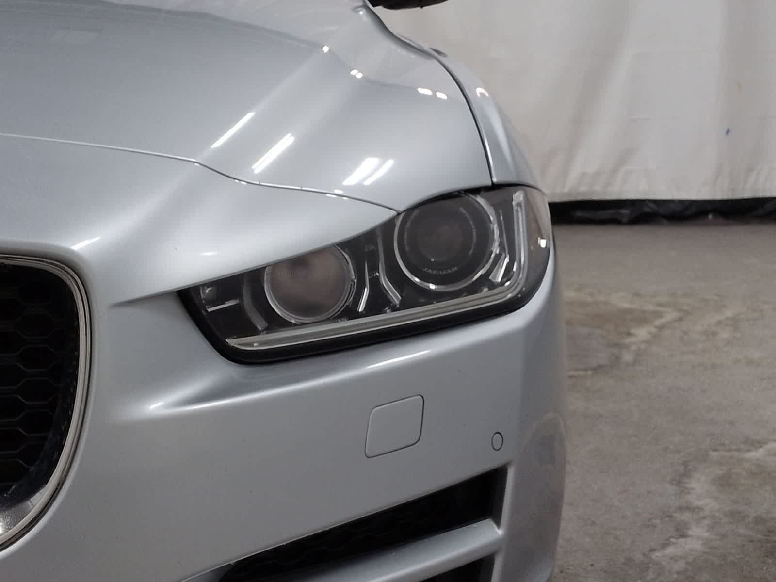 Thumbnail: 2018 Jaguar XE - 11