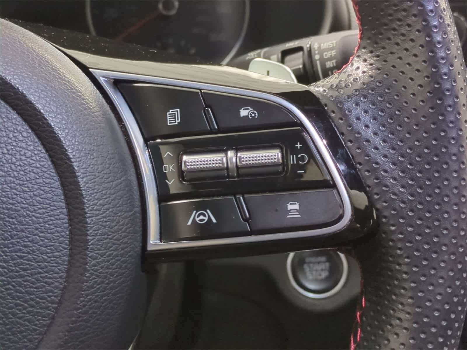 Thumbnail: 2022 Kia Forte - 26