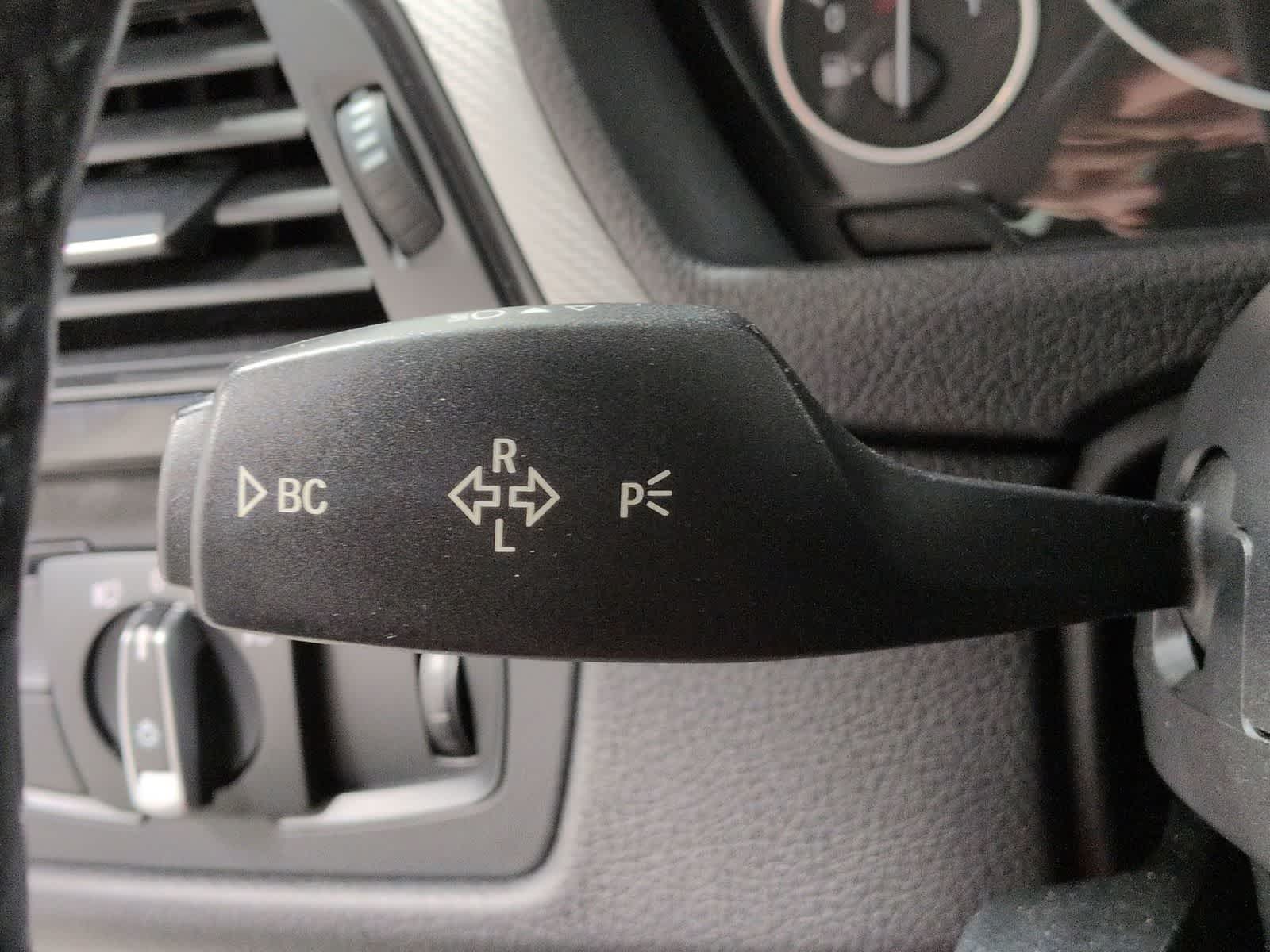 Thumbnail: 2016 BMW 3 Series - 29