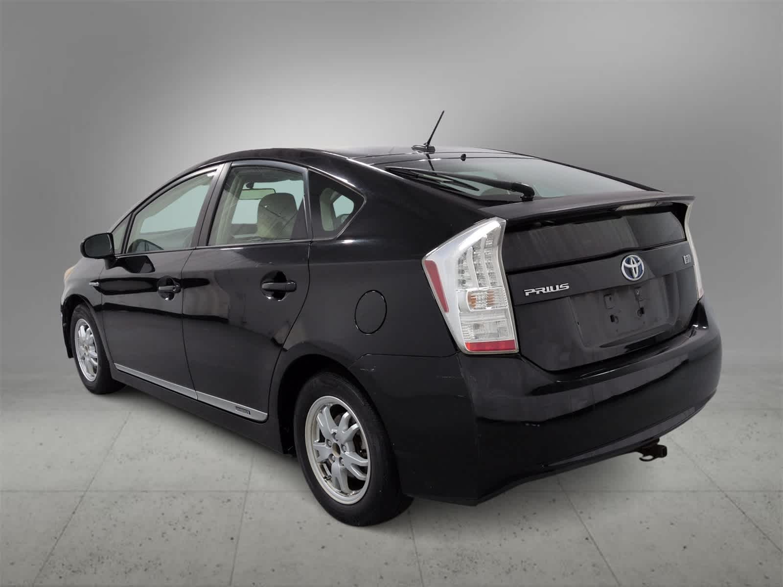 Thumbnail: 2011 Toyota Prius - 6