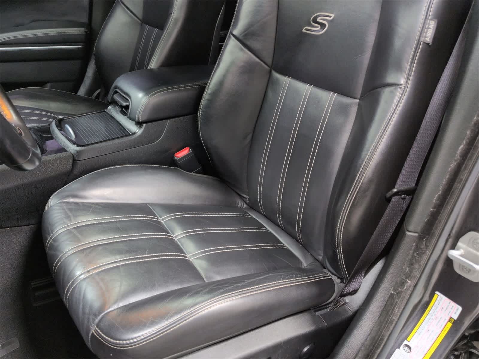 Thumbnail: 2022 Chrysler 300 - 17