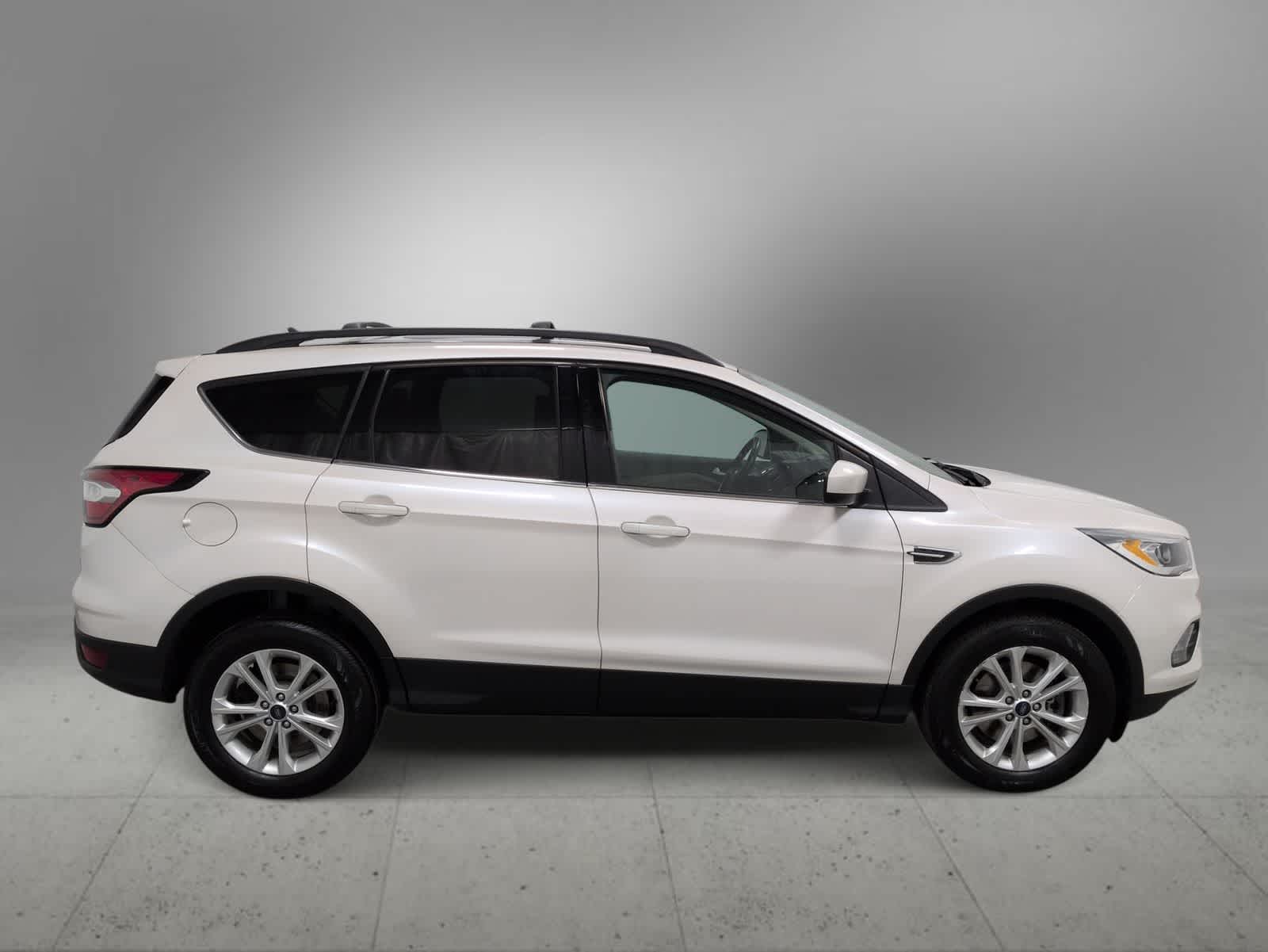 Thumbnail: 2018 Ford Escape - 9