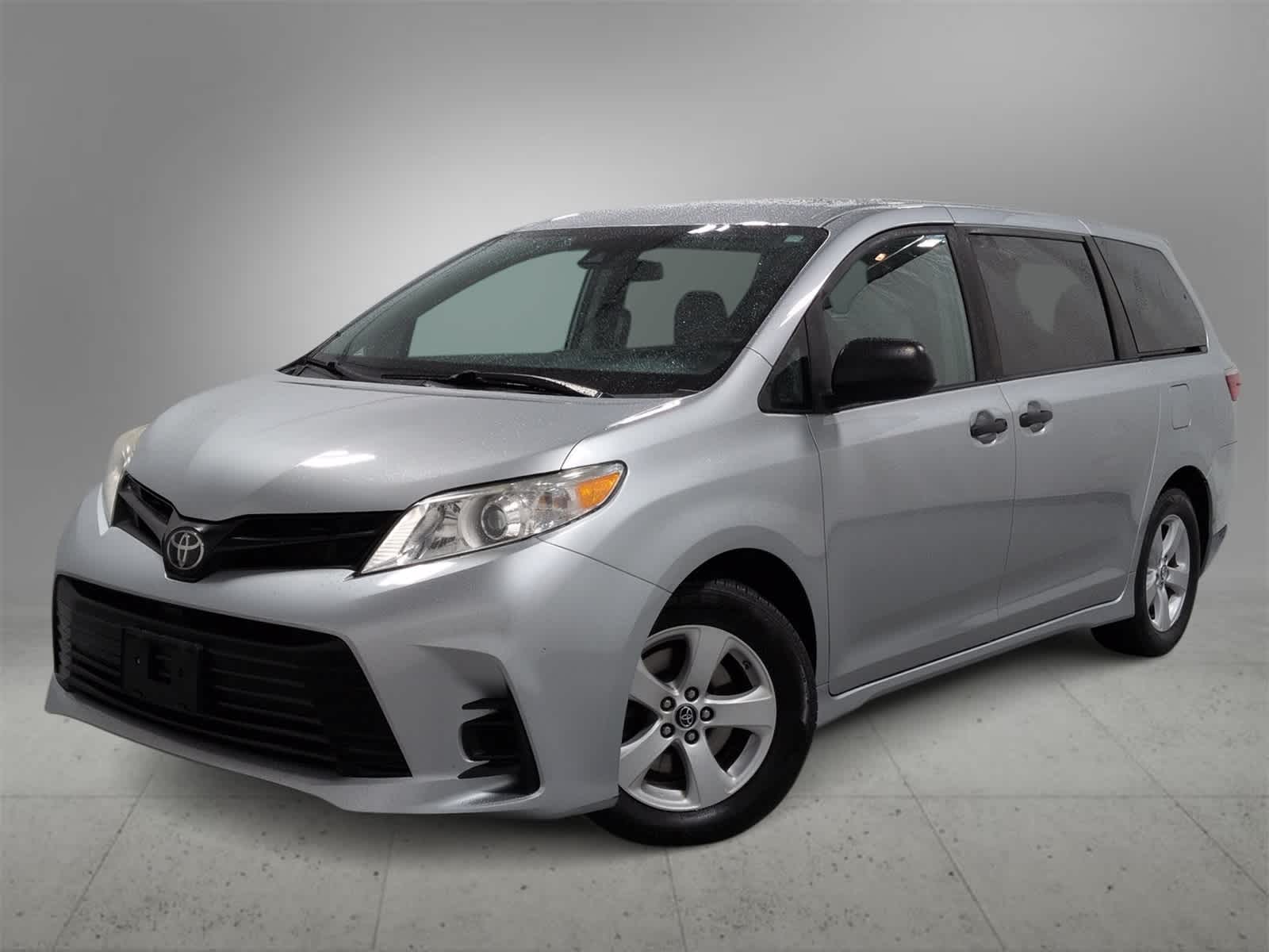 Thumbnail: 2019 Toyota Sienna - 1