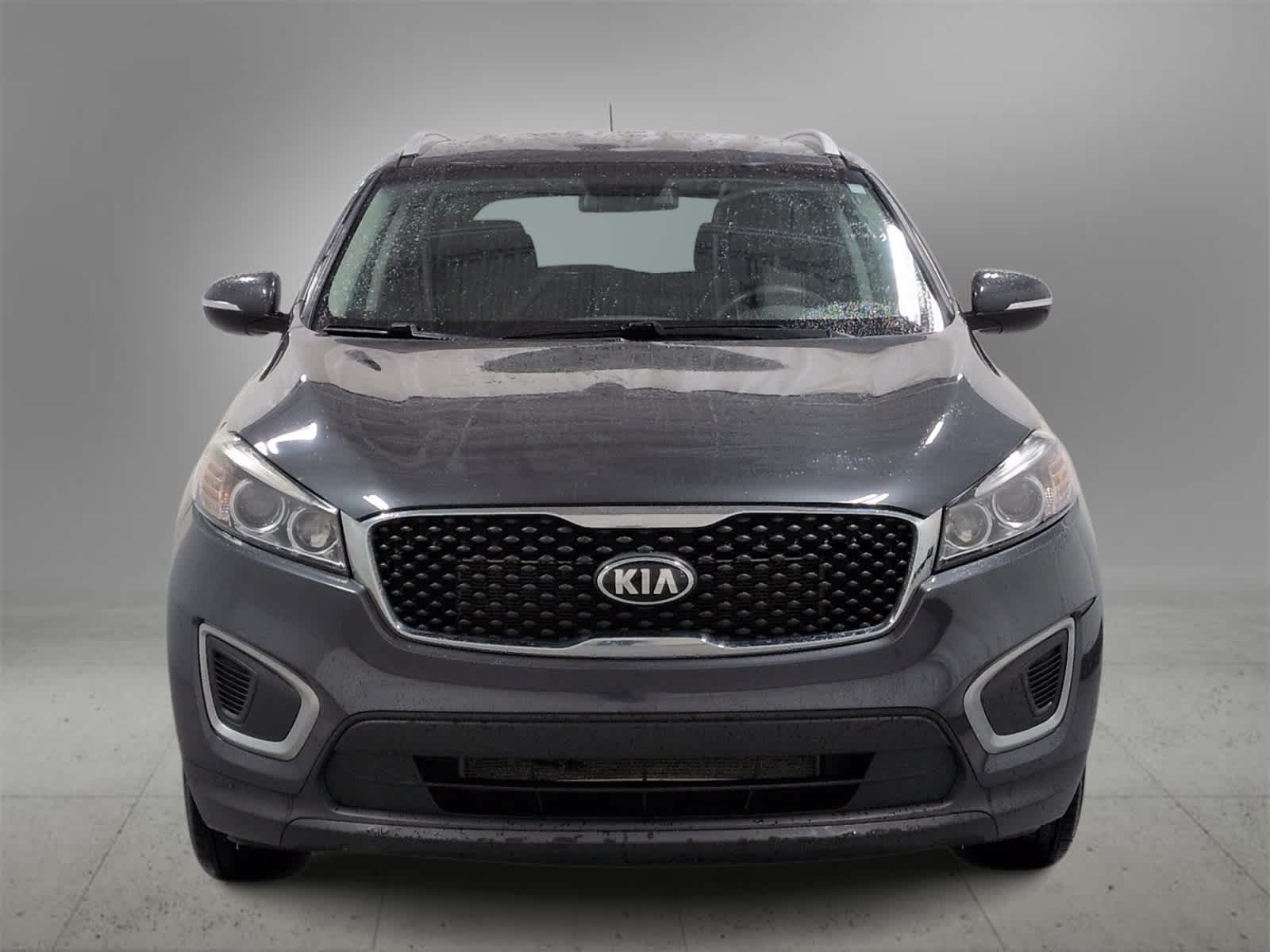 Thumbnail: 2016 Kia Sorento - 3