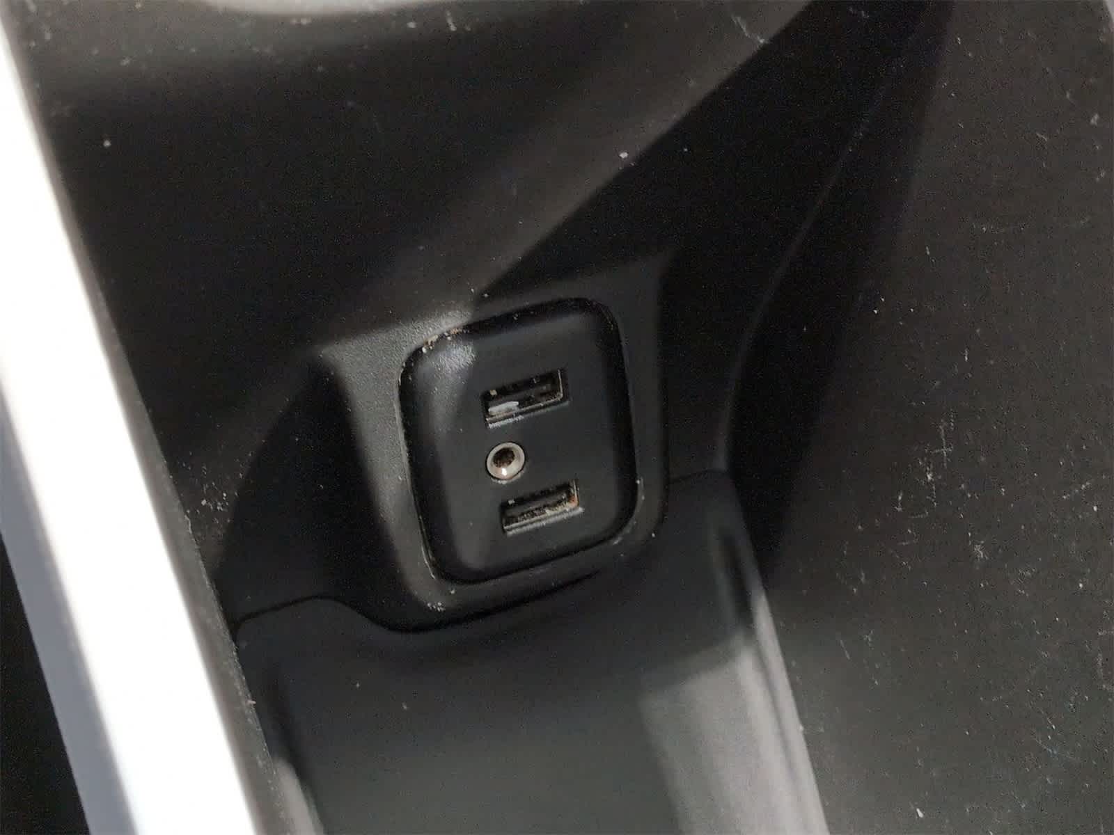 Thumbnail: 2017 Chevrolet Bolt EV - 31