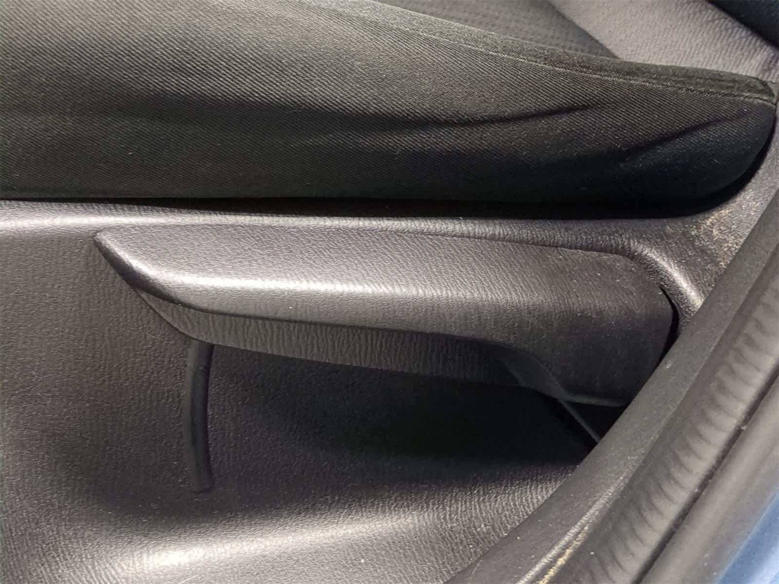 Thumbnail: 2015 Mazda Mazda3 - 17