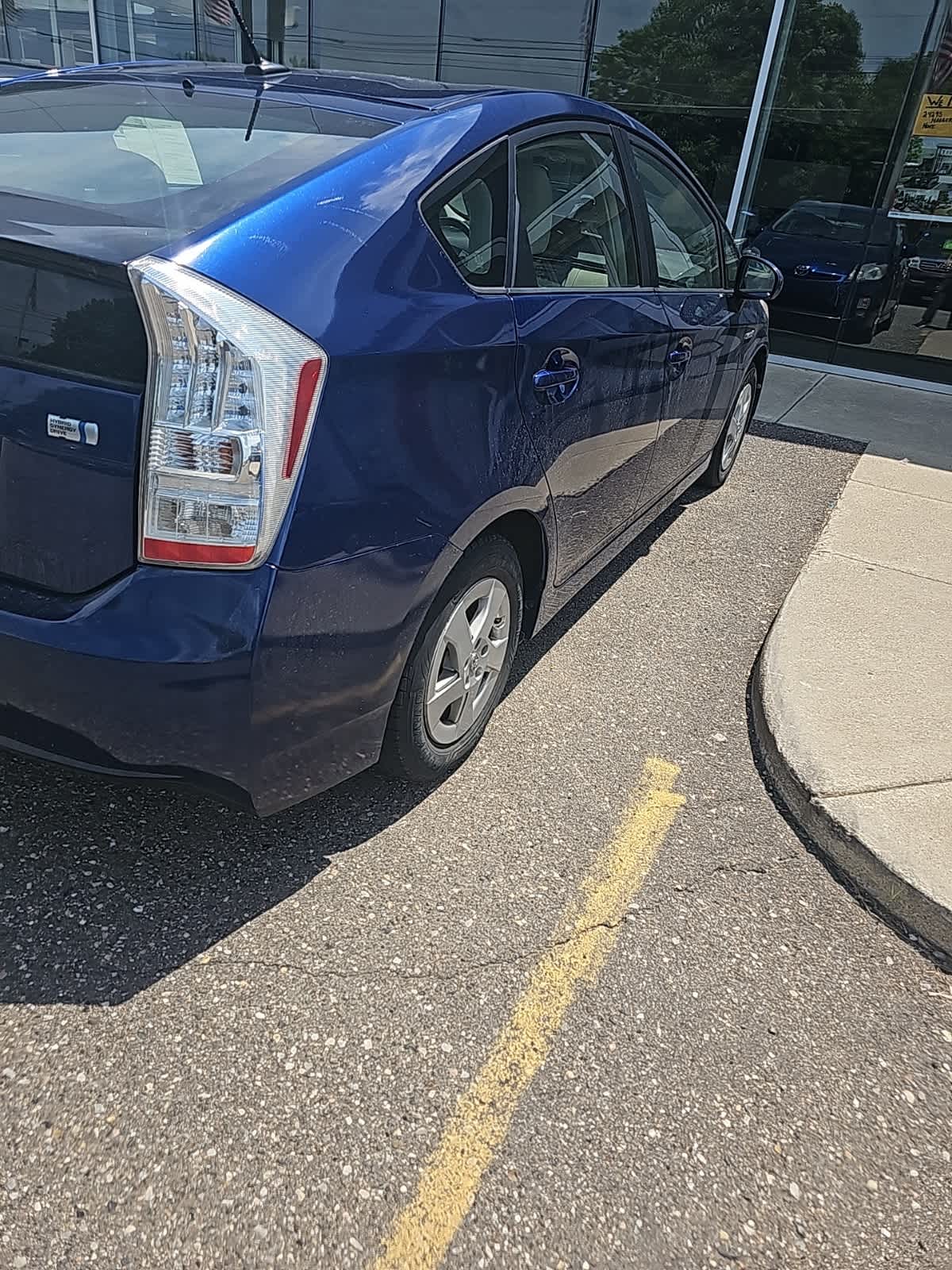 Thumbnail: 2011 Toyota Prius - 5