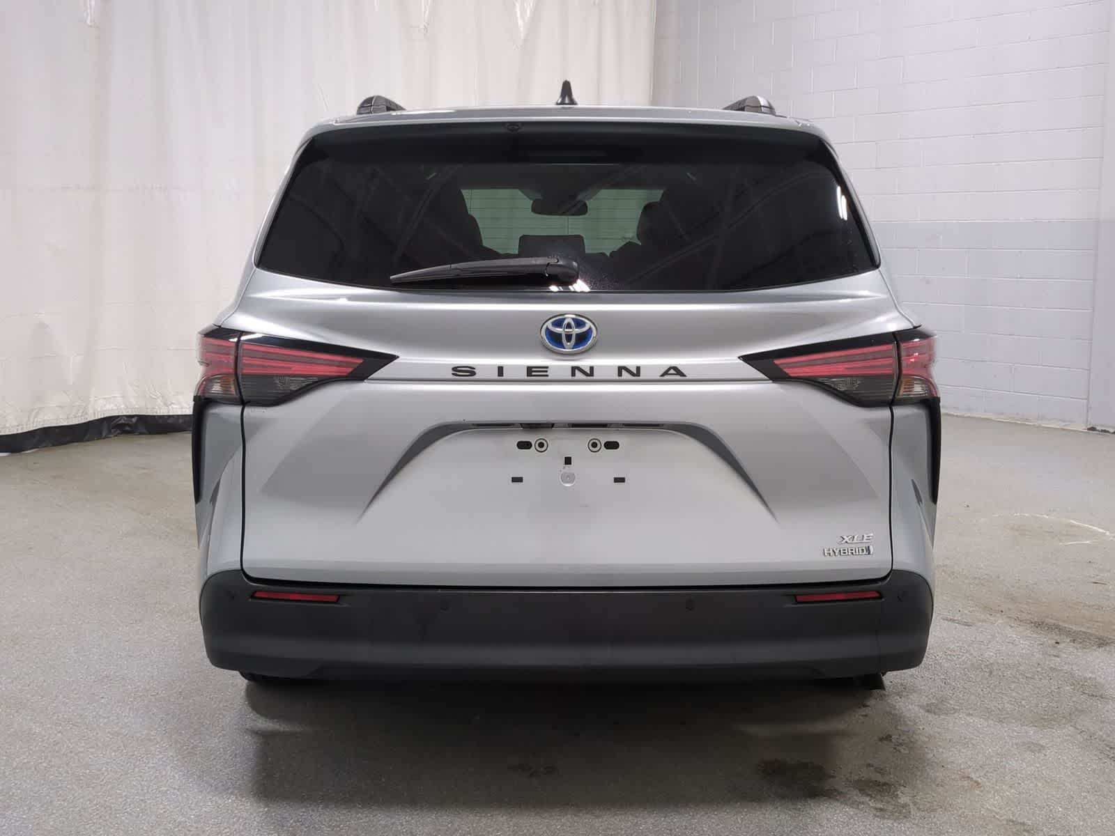 Thumbnail: 2021 Toyota Sienna - 13