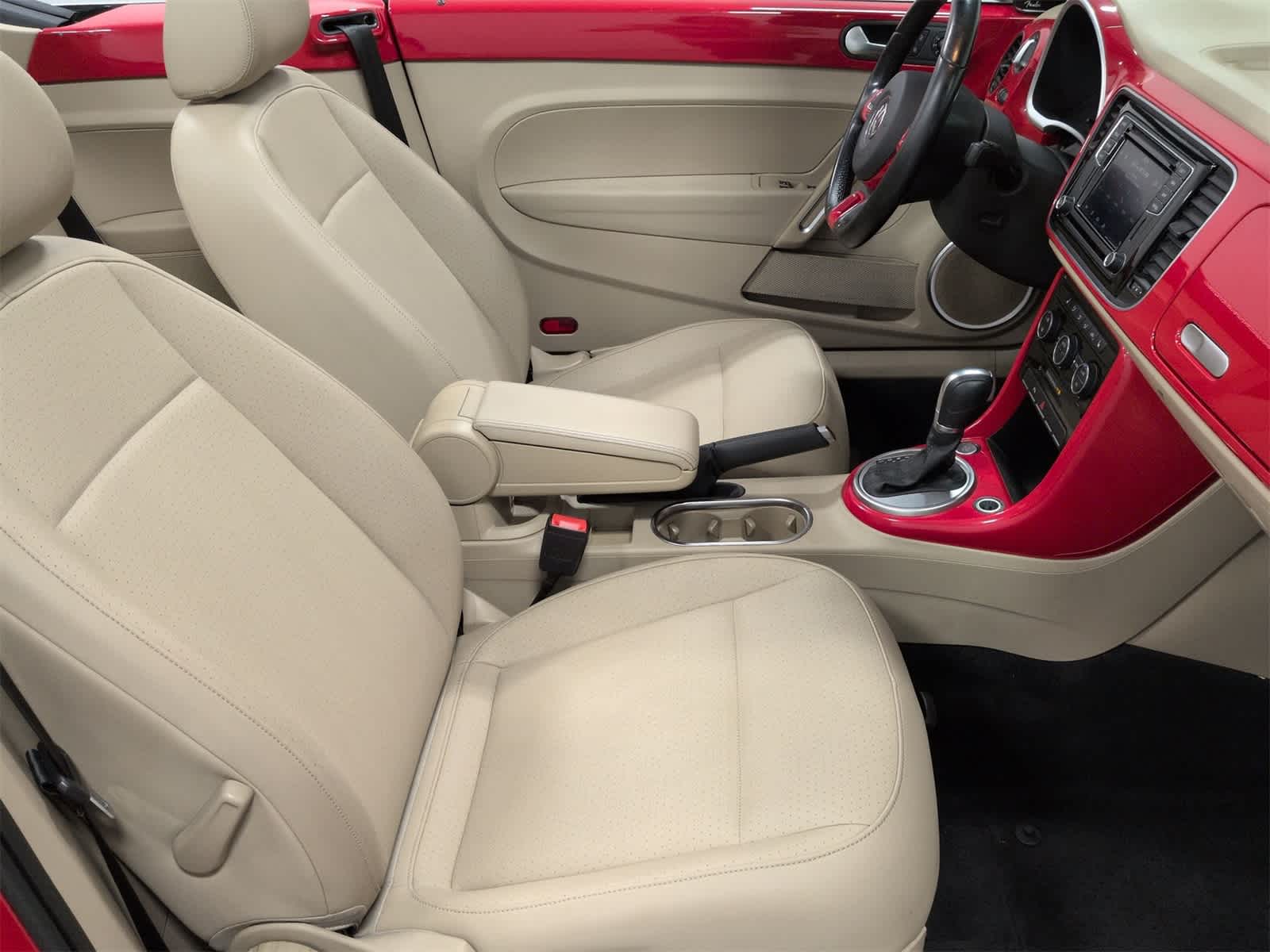 Thumbnail: 2019 Volkswagen Beetle - 22