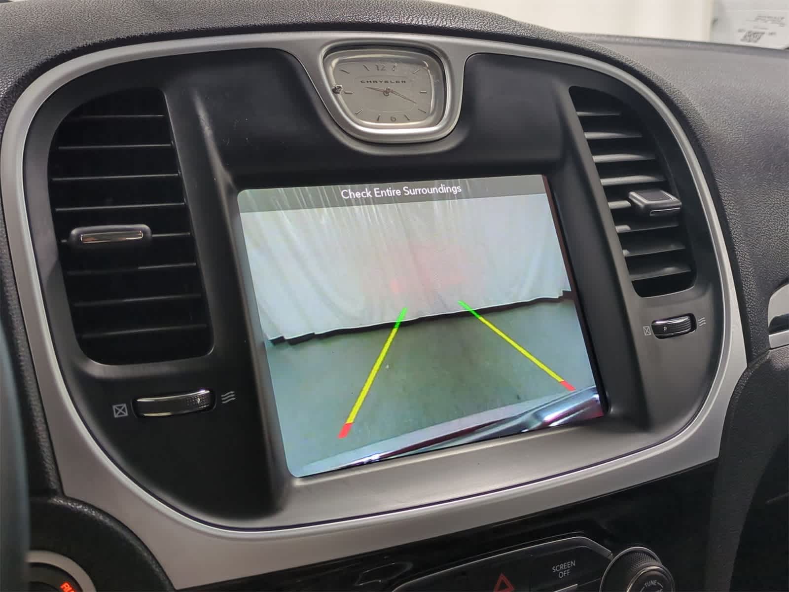 Thumbnail: 2019 Chrysler 300 - 31