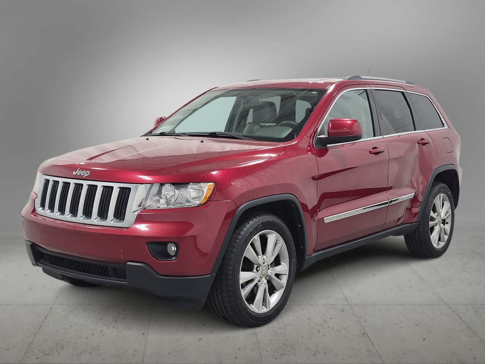 Used 2013 Jeep Grand Cherokee Laredo with VIN 1C4RJFAG9DC644717 for sale in Farmington Hills, MI