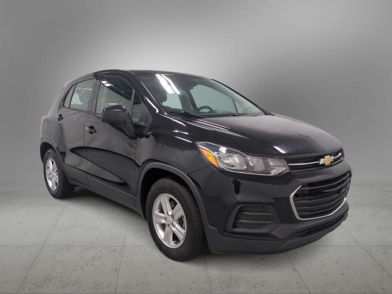 Thumbnail: 2019 Chevrolet Trax - 2