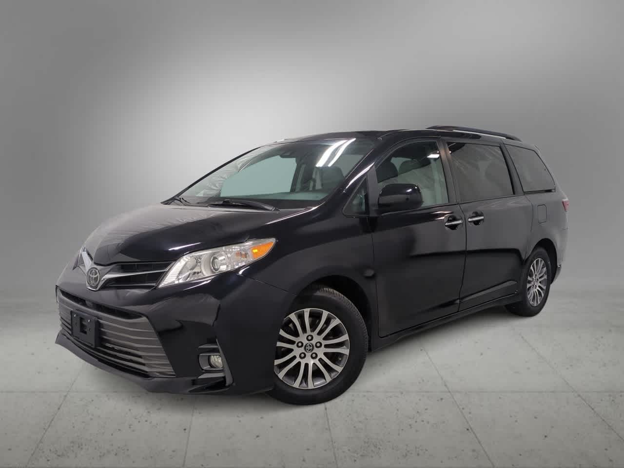 Thumbnail: 2020 Toyota Sienna - 1