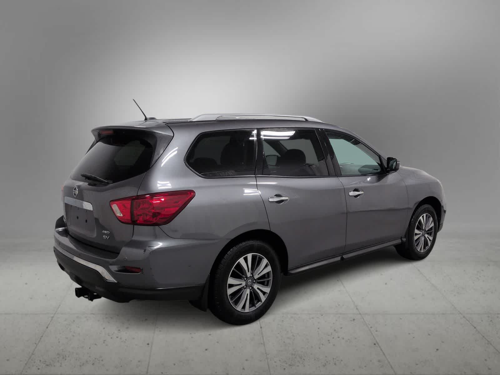 Thumbnail: 2017 Nissan Pathfinder - 8