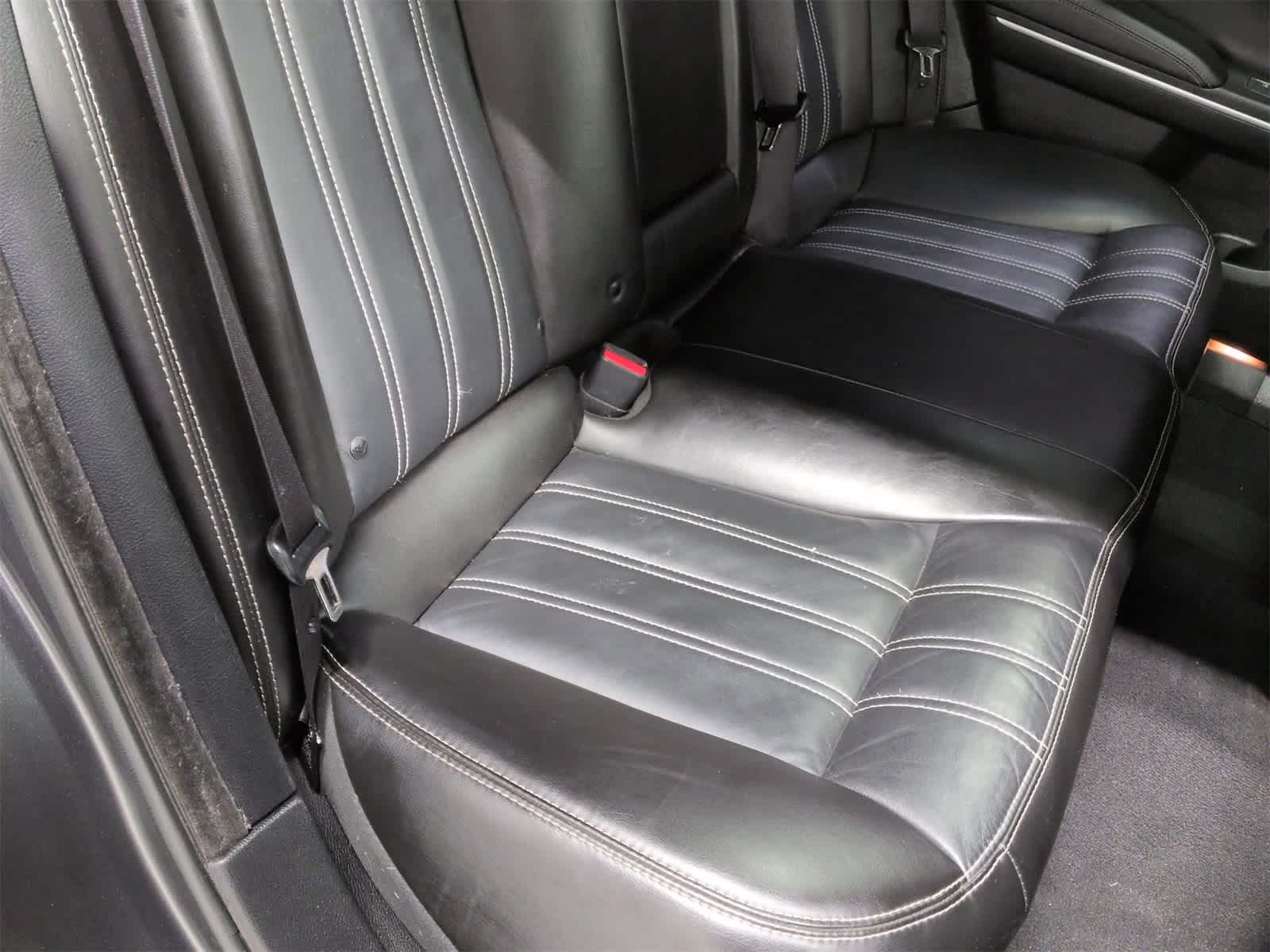 Thumbnail: 2022 Chrysler 300 - 22