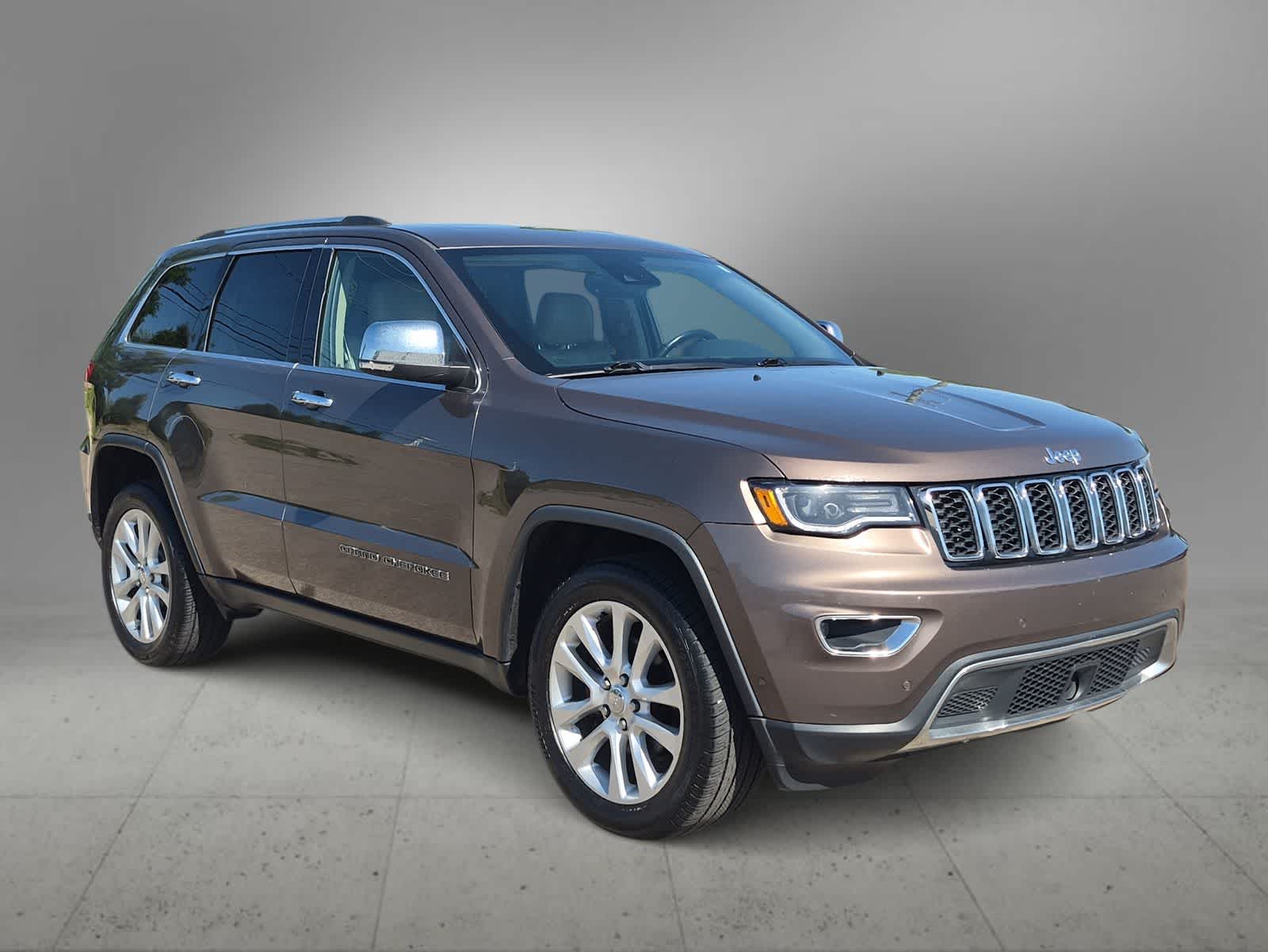 Thumbnail: 2017 Jeep Grand Cherokee - 2