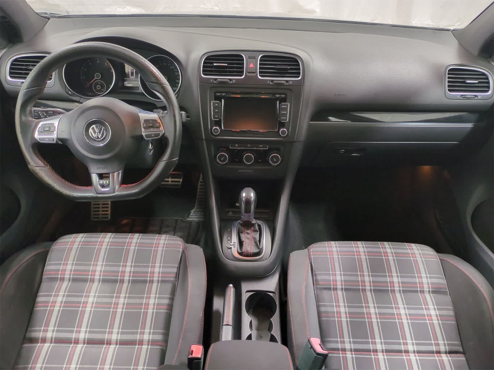 Thumbnail: 2012 Volkswagen Golf - 16