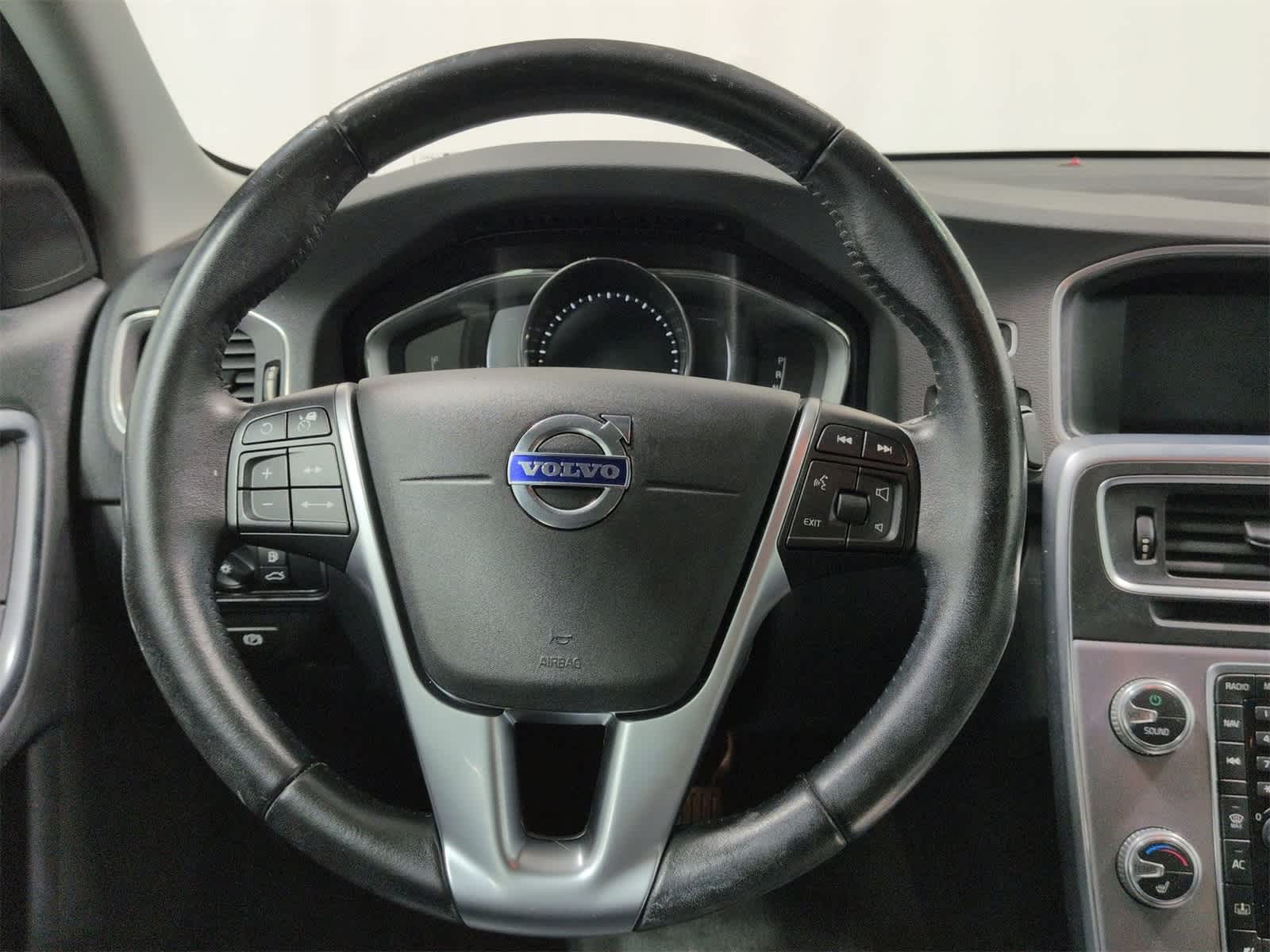 Thumbnail: 2017 Volvo S60 - 25