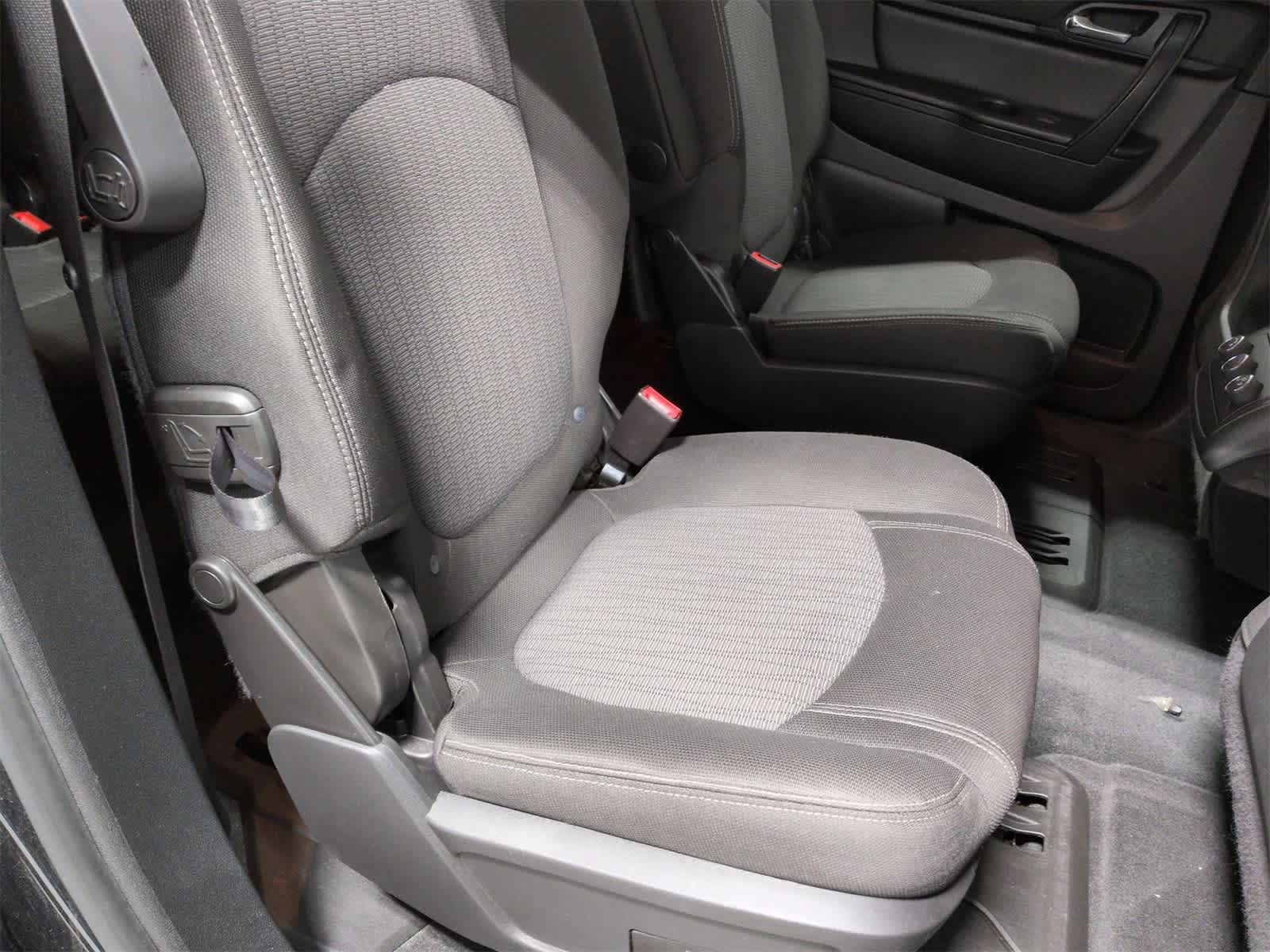 Thumbnail: 2017 Chevrolet Traverse - 21