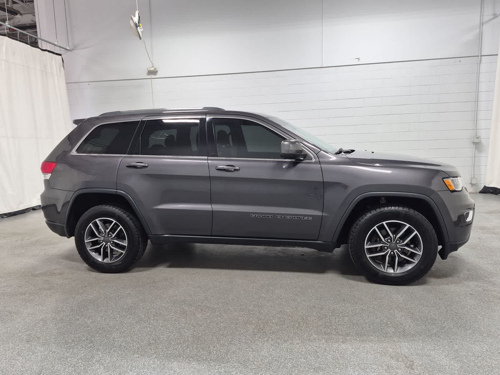 Thumbnail: 2019 Jeep Grand Cherokee - 14