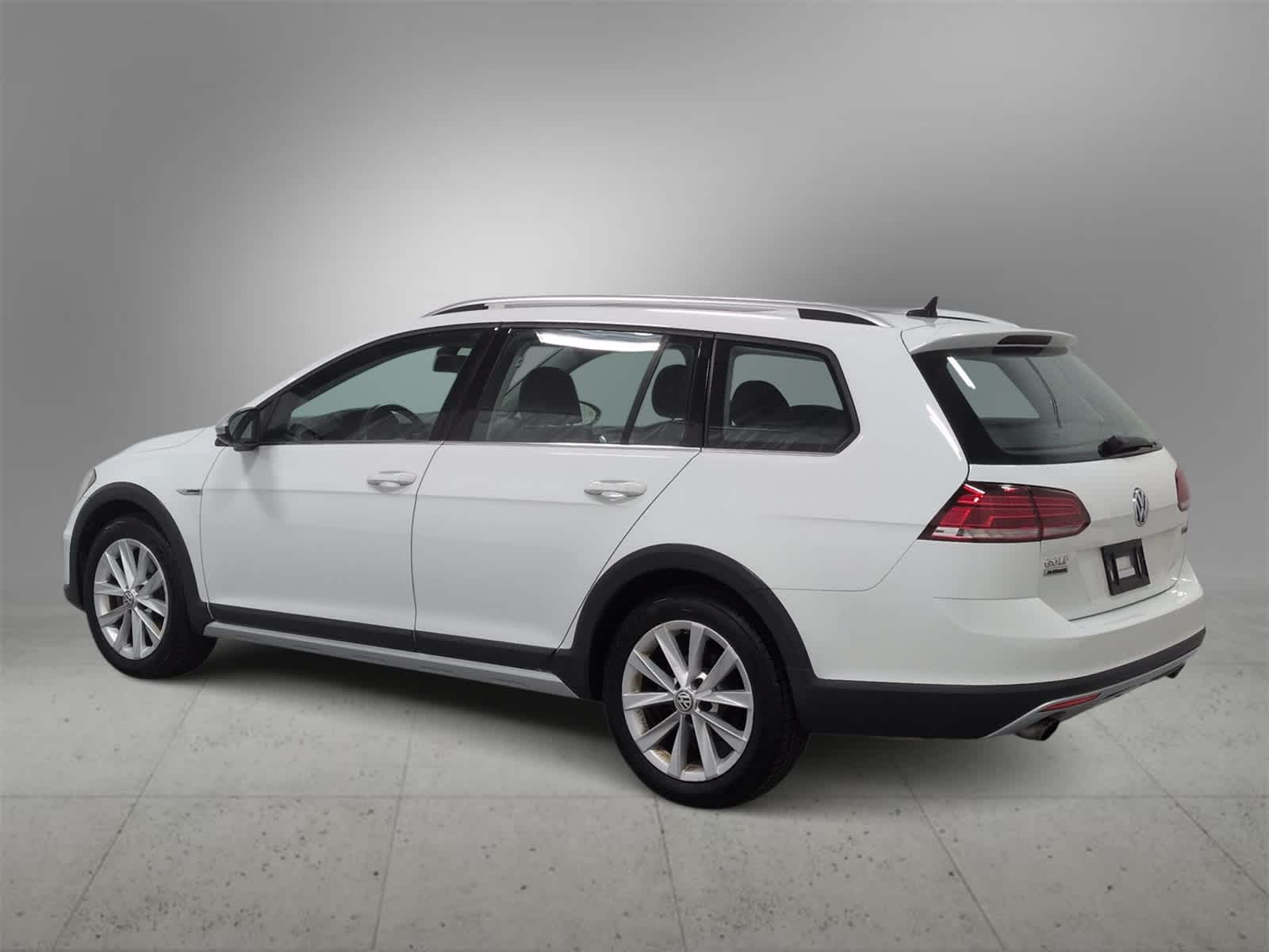 Thumbnail: 2019 Volkswagen Golf - 6